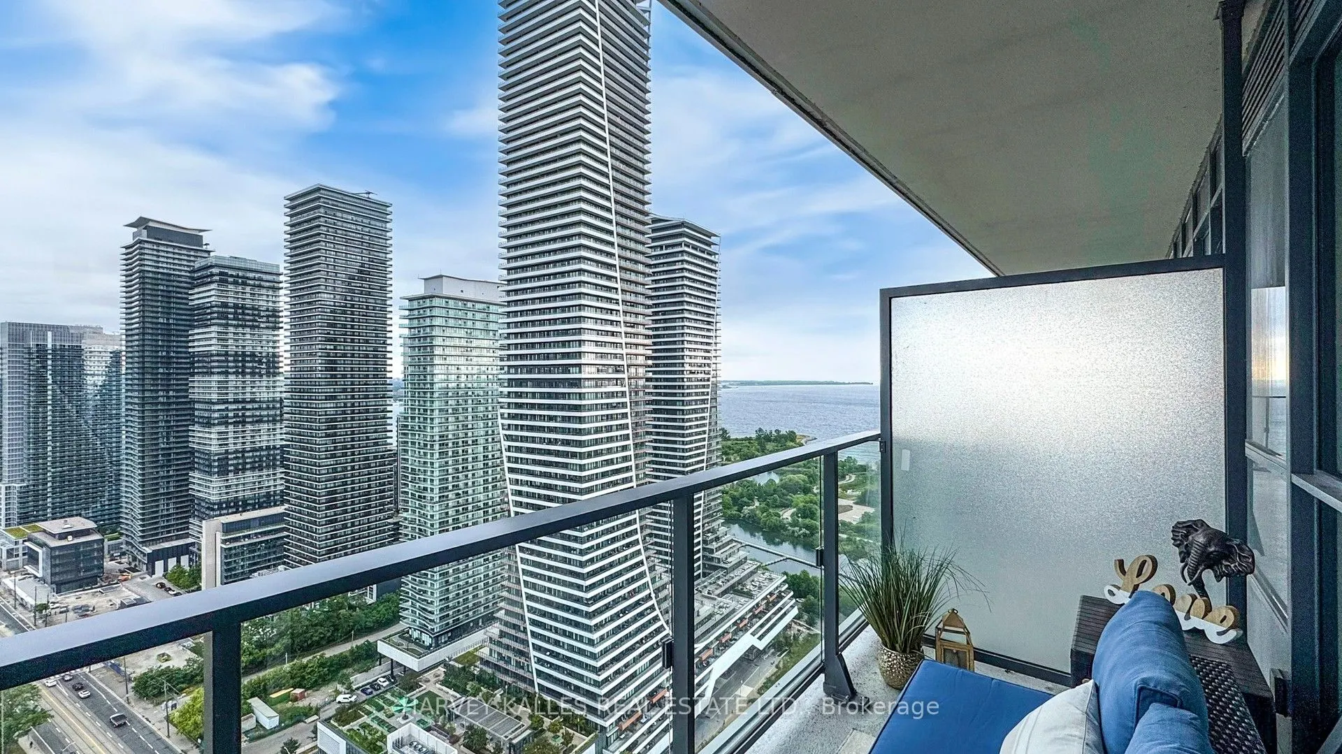 2200 Lake Shore Boulevard W, #4008