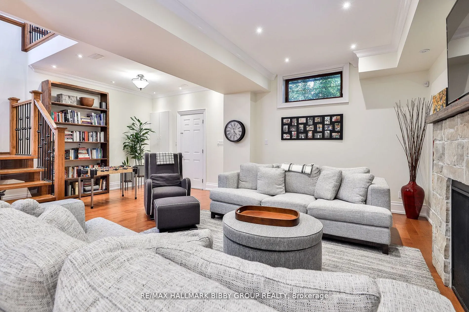 11 Humbercrest Boulevard