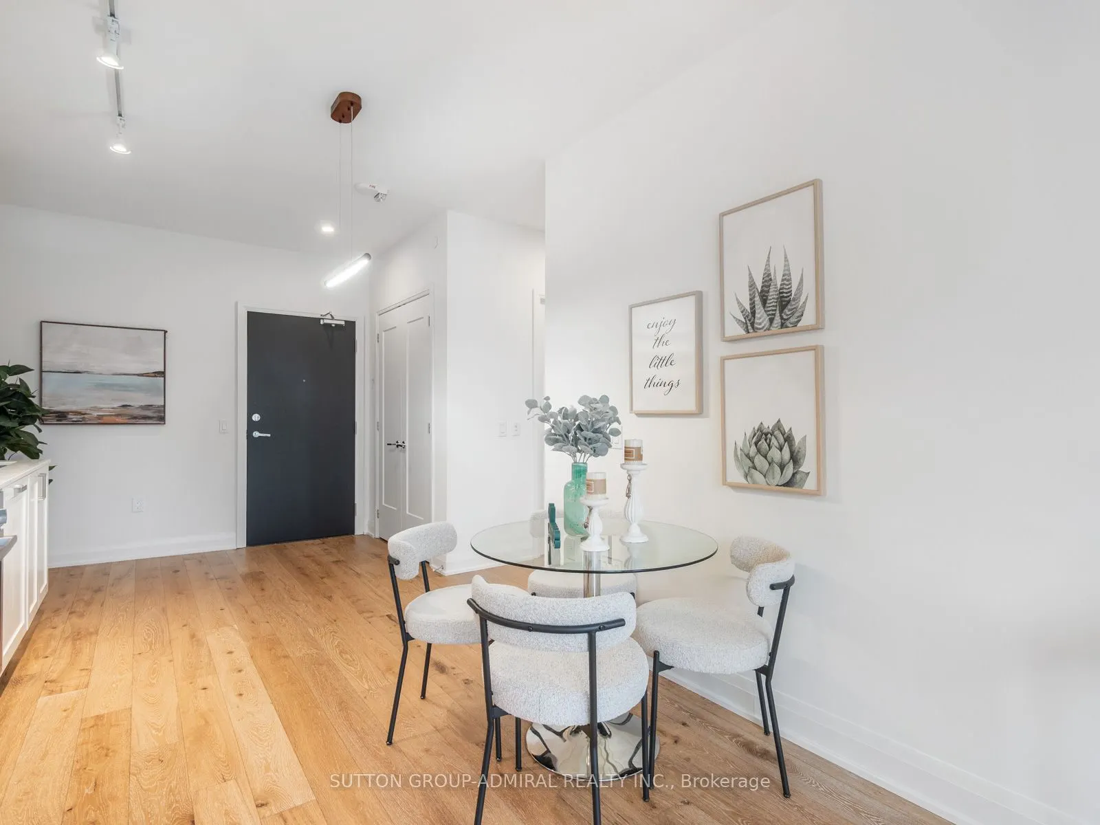 293 The Kingsway, #218