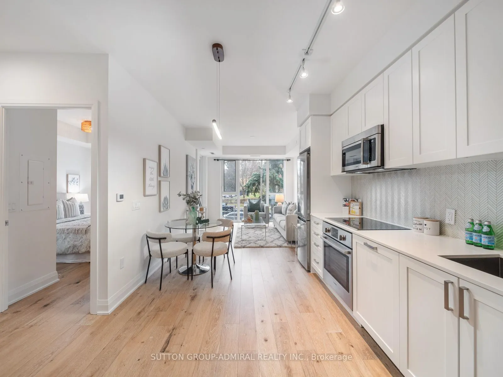 293 The Kingsway, #218