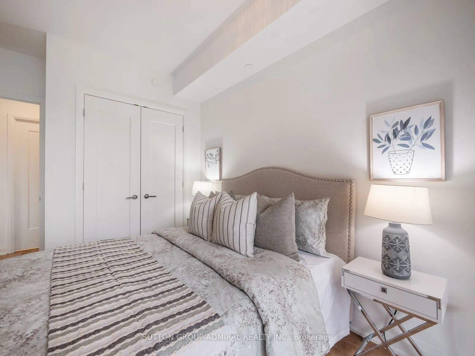 293 The Kingsway, #218