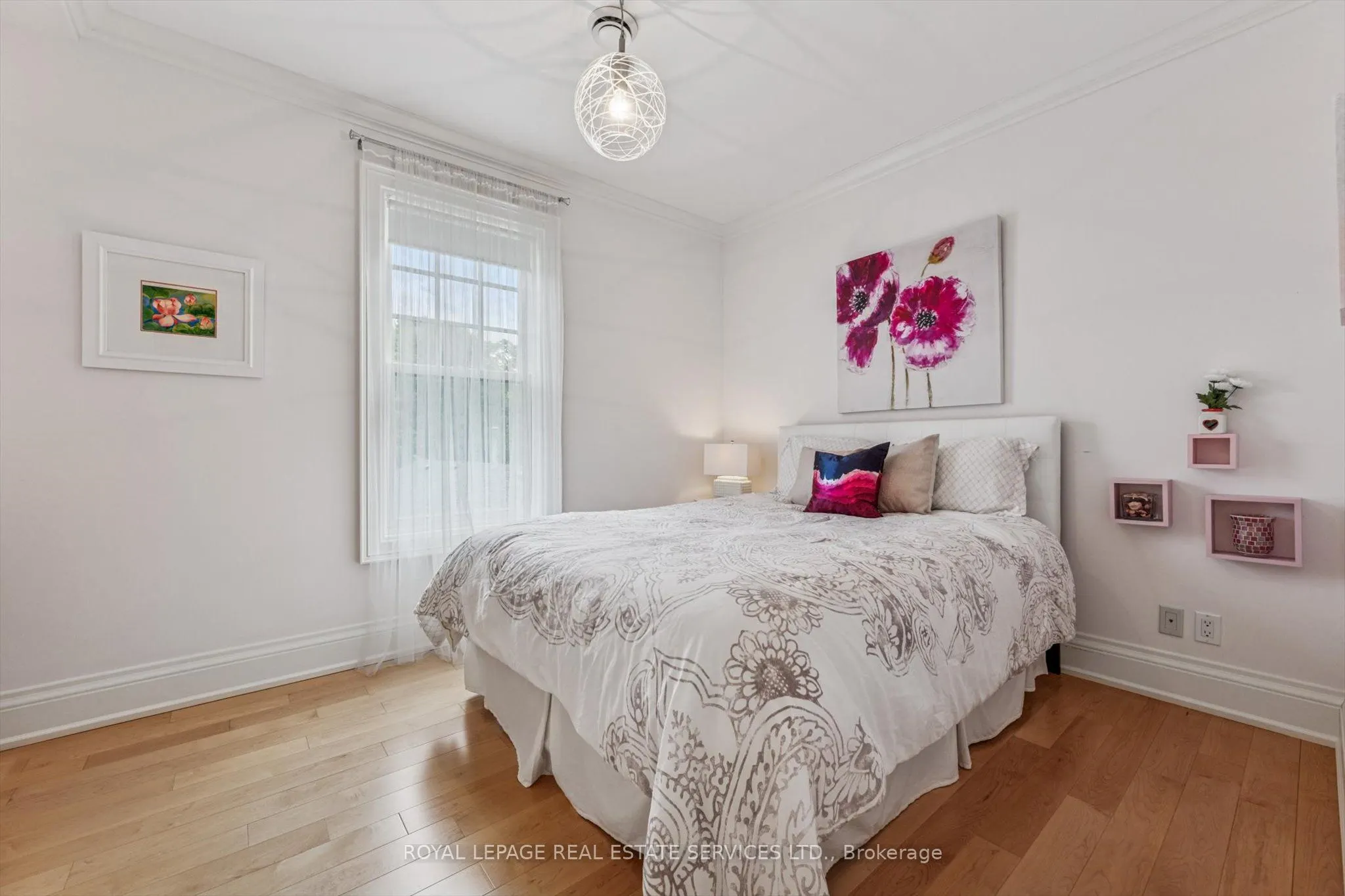 335 Lakeshore Road W