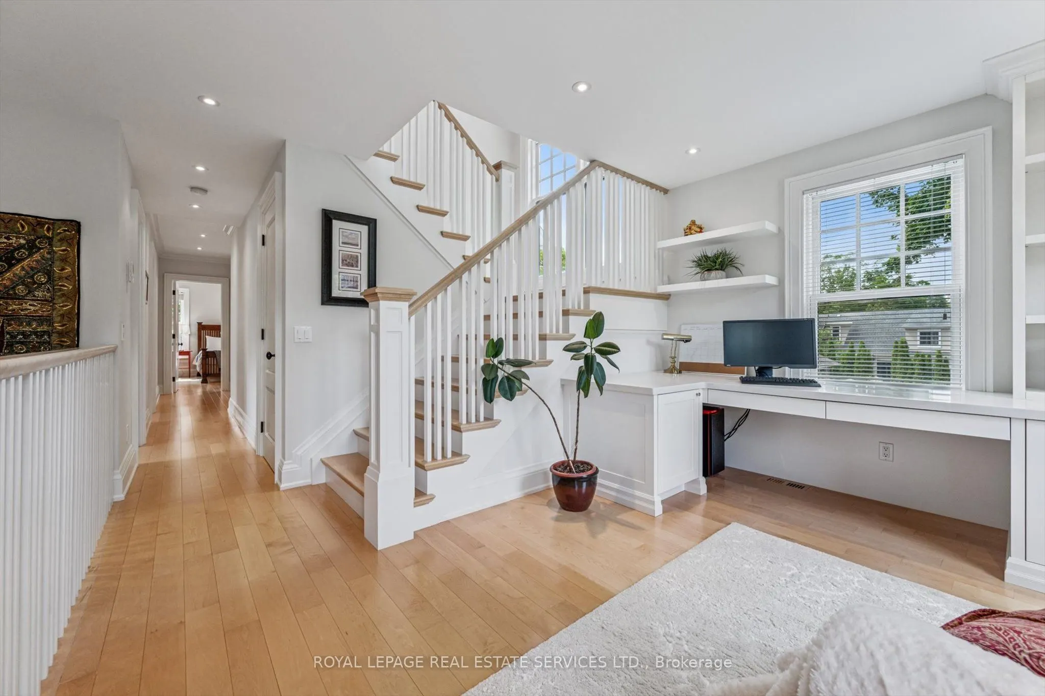 335 Lakeshore Road W