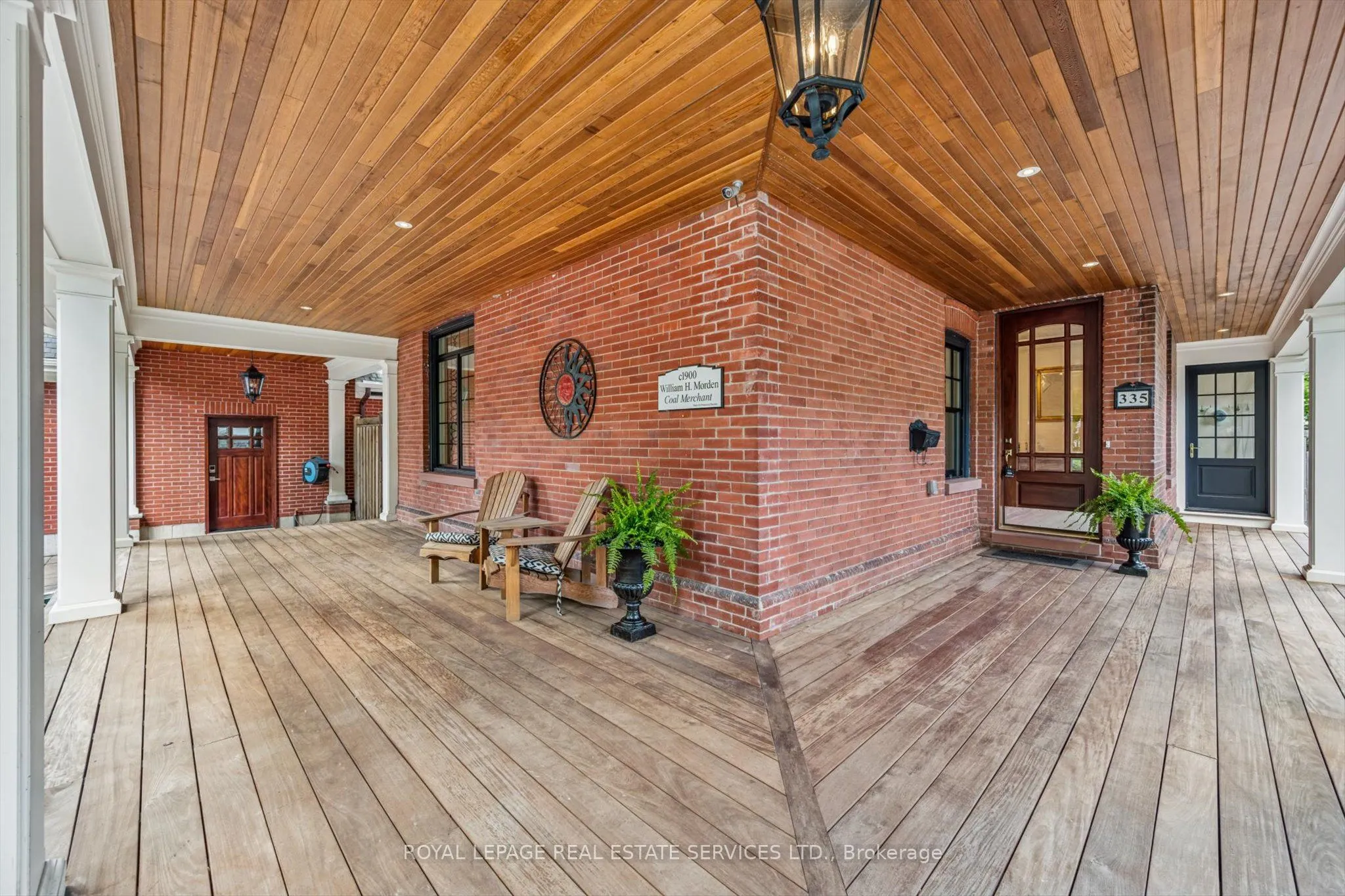335 Lakeshore Road W