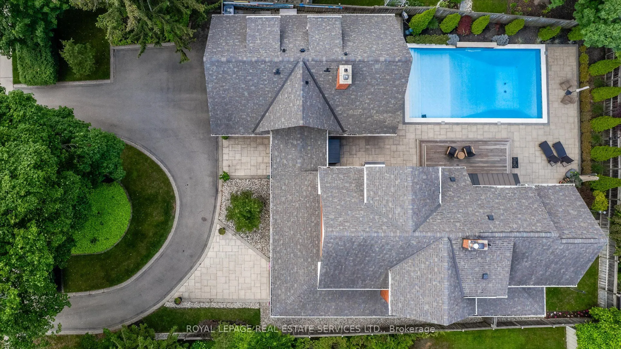 335 Lakeshore Road W