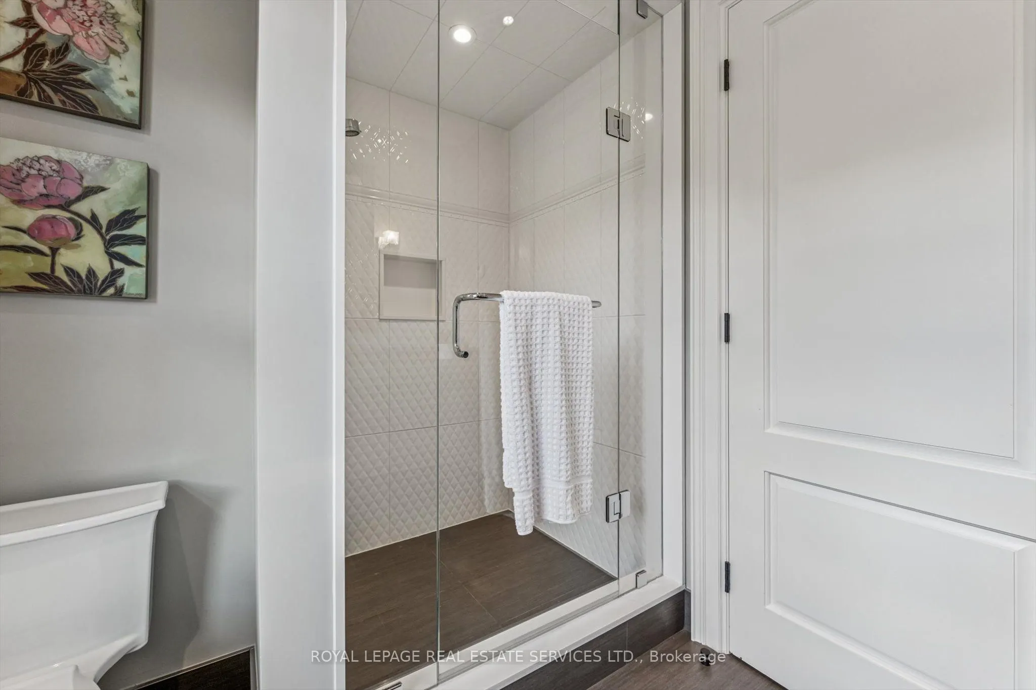 335 Lakeshore Road W