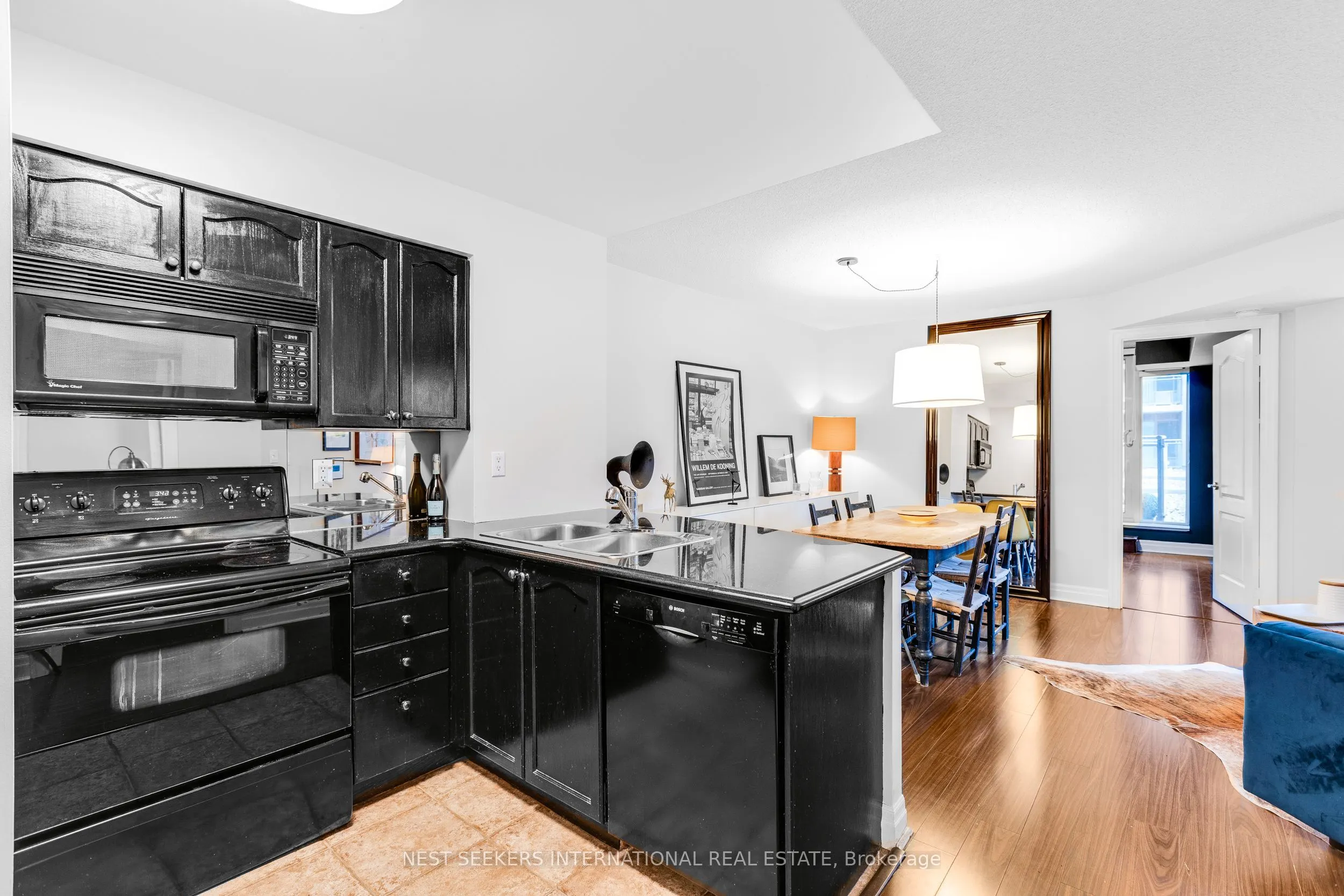 2121 Lake Shore Boulevard W, #204