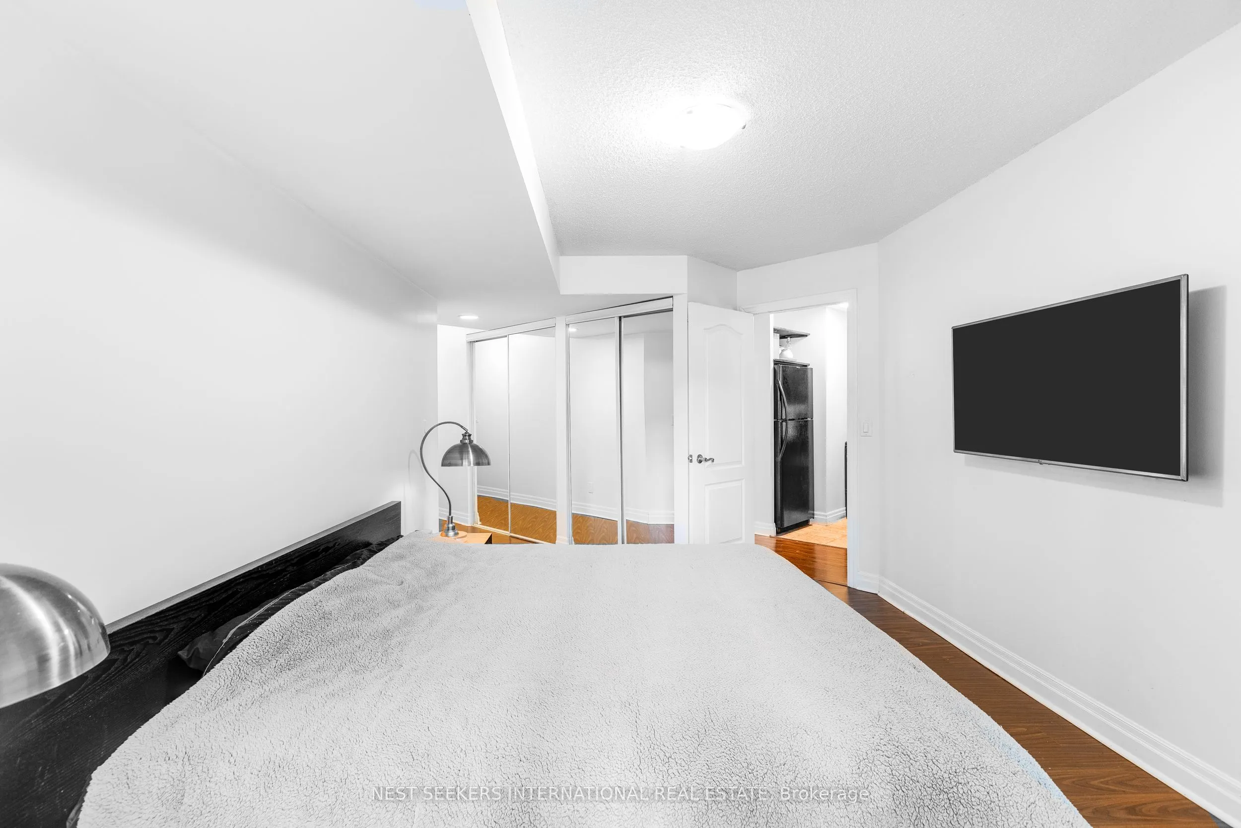 2121 Lake Shore Boulevard W, #204