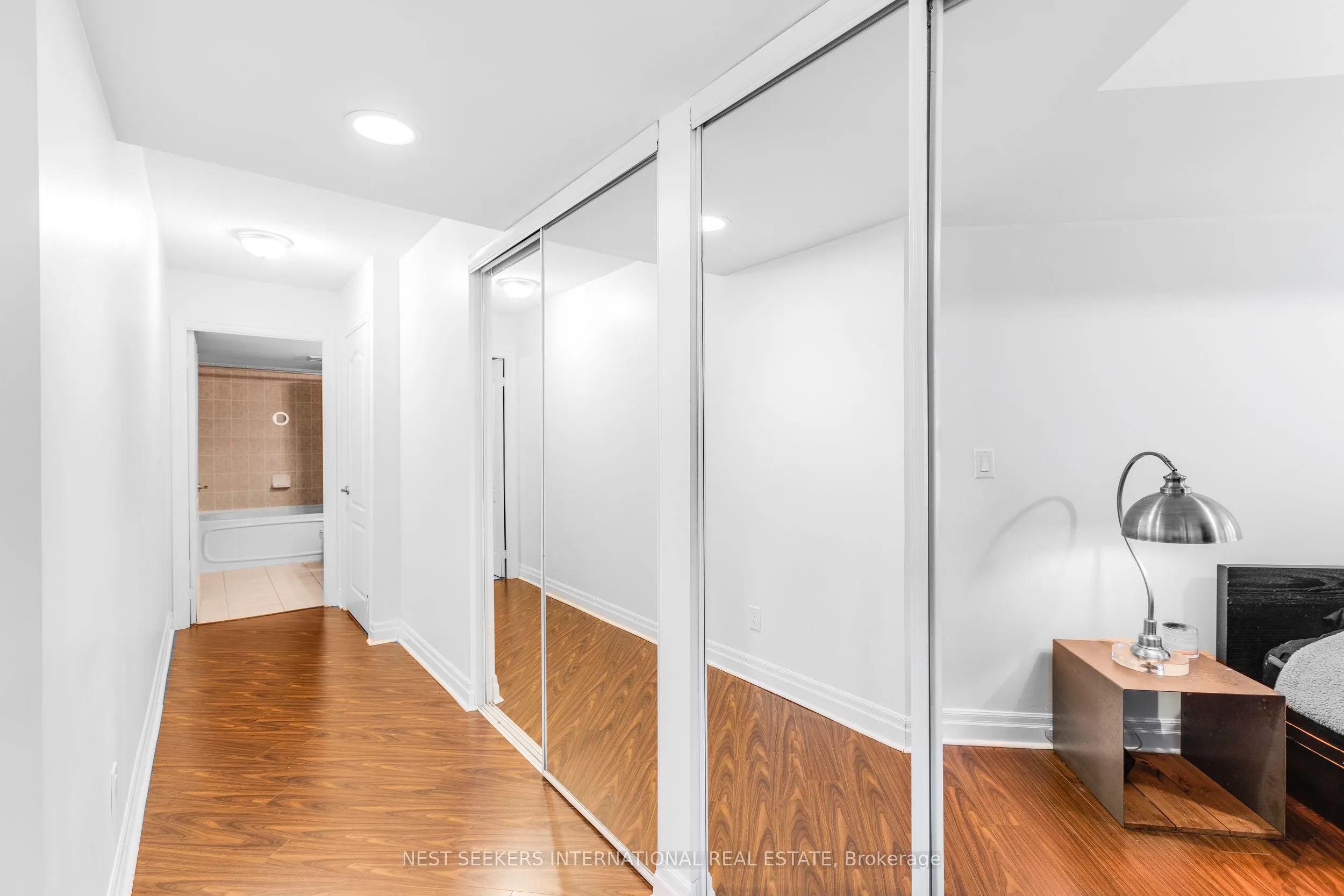 2121 Lake Shore Boulevard W, #204