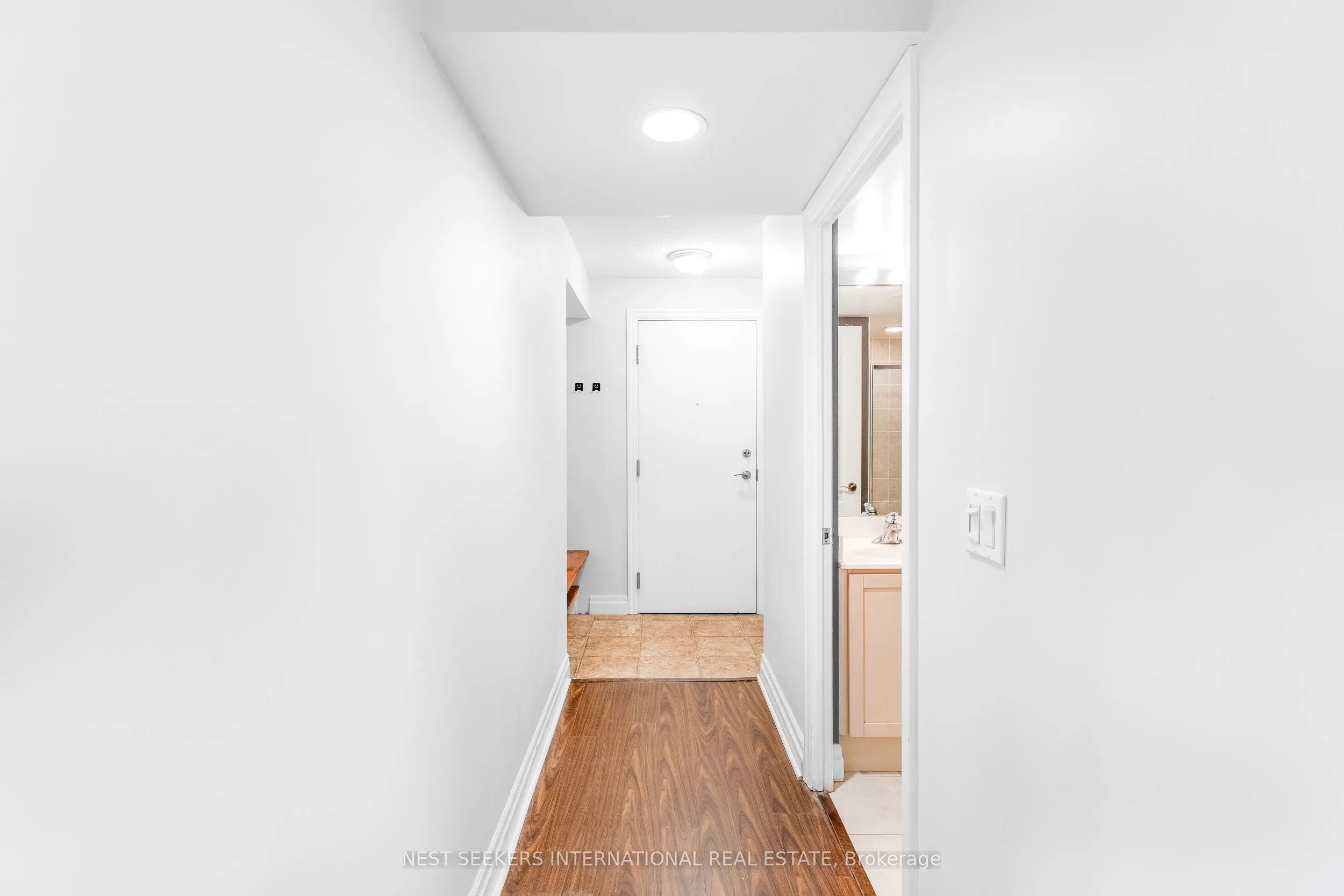 2121 Lake Shore Boulevard W, #204