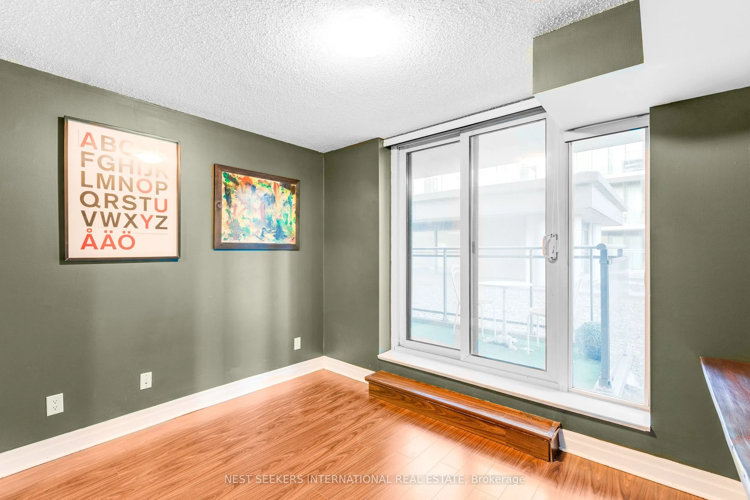 2121 Lake Shore Boulevard W, #204