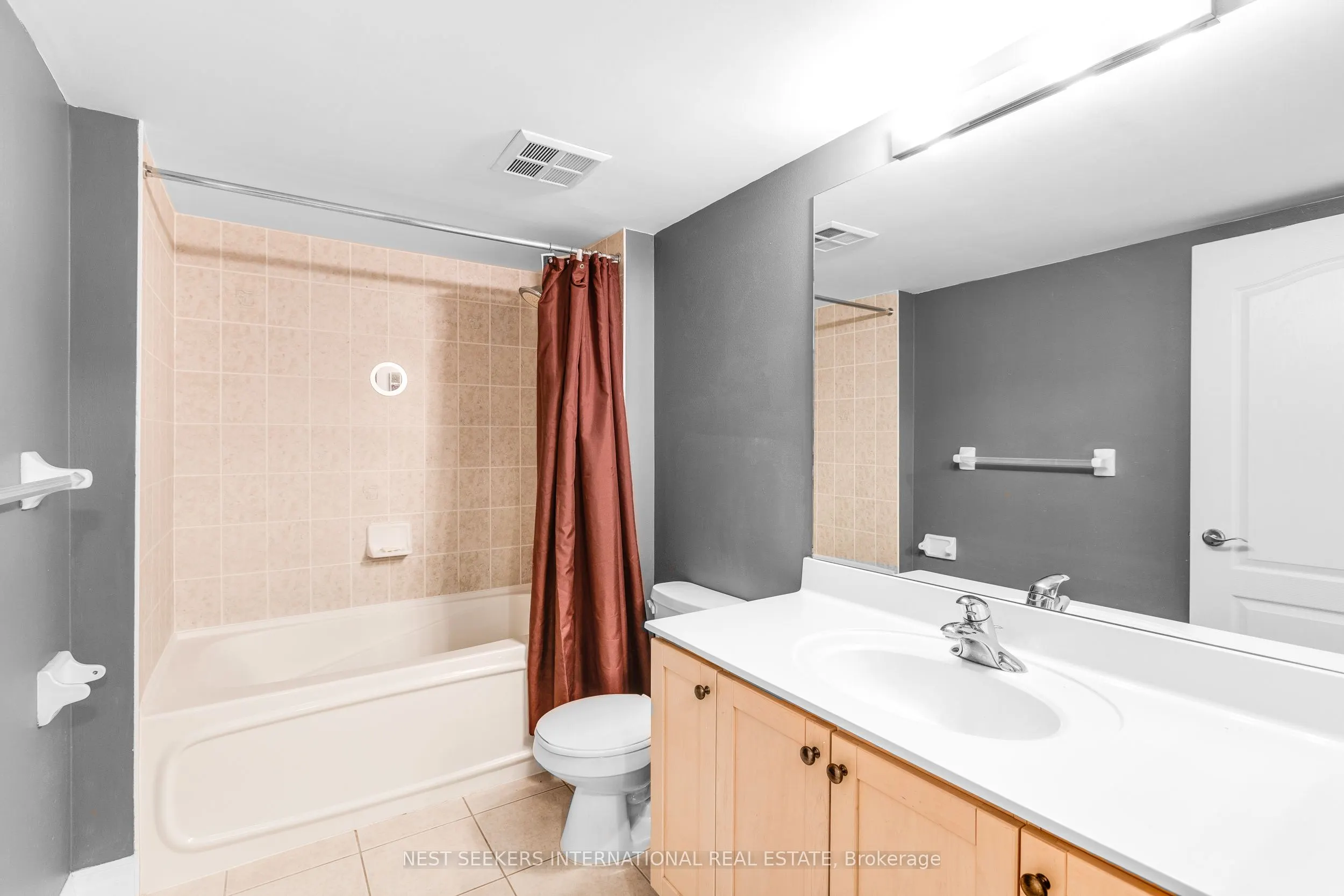 2121 Lake Shore Boulevard W, #204