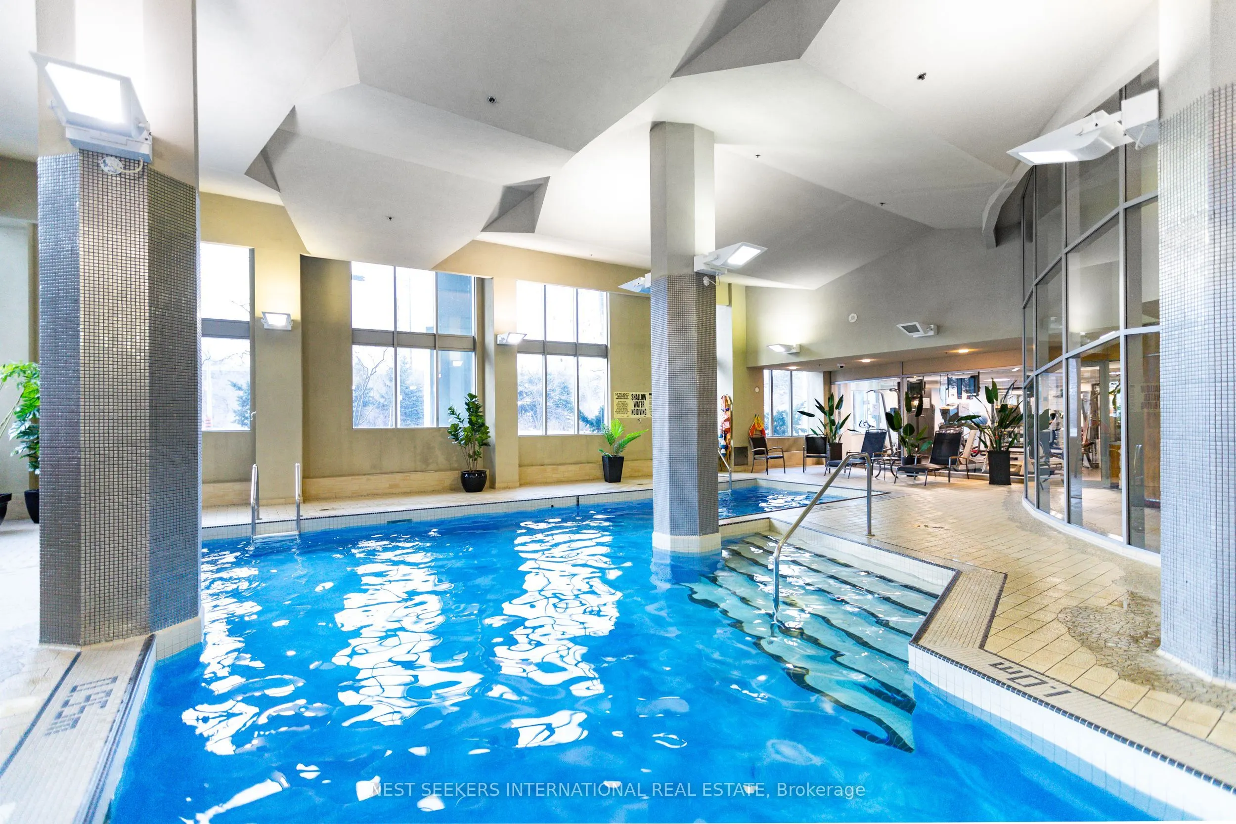 2121 Lake Shore Boulevard W, #204