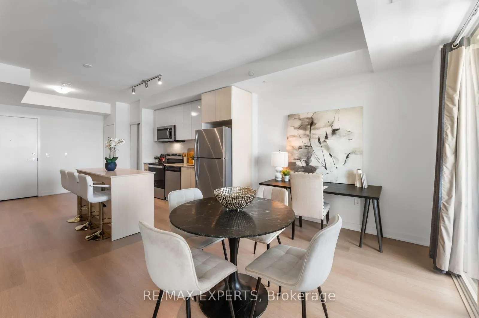 859 The Queensway, #510