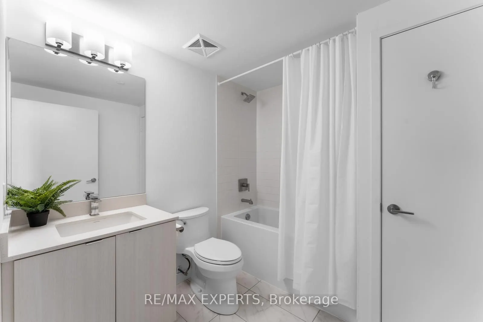 859 The Queensway, #510