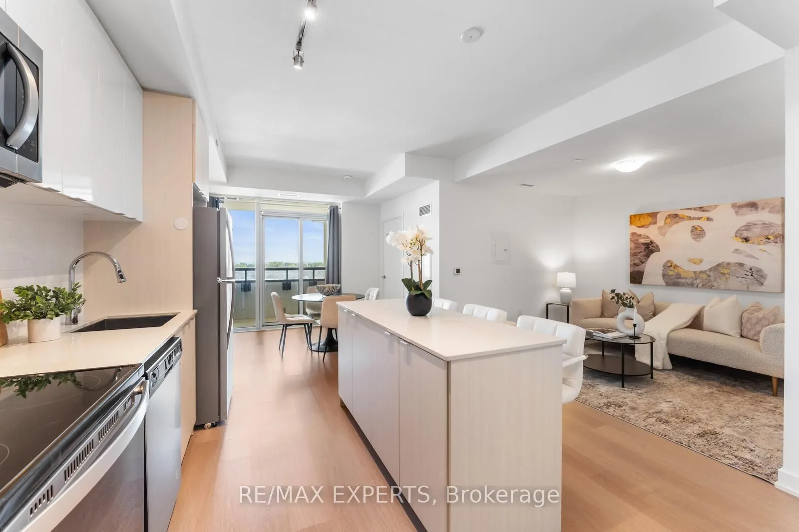 859 The Queensway, #510