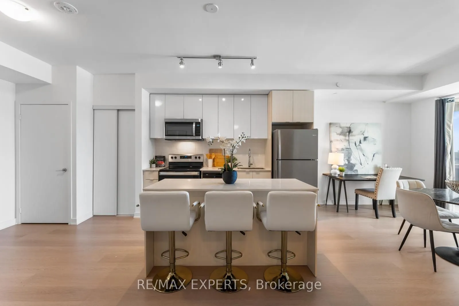 859 The Queensway, #510