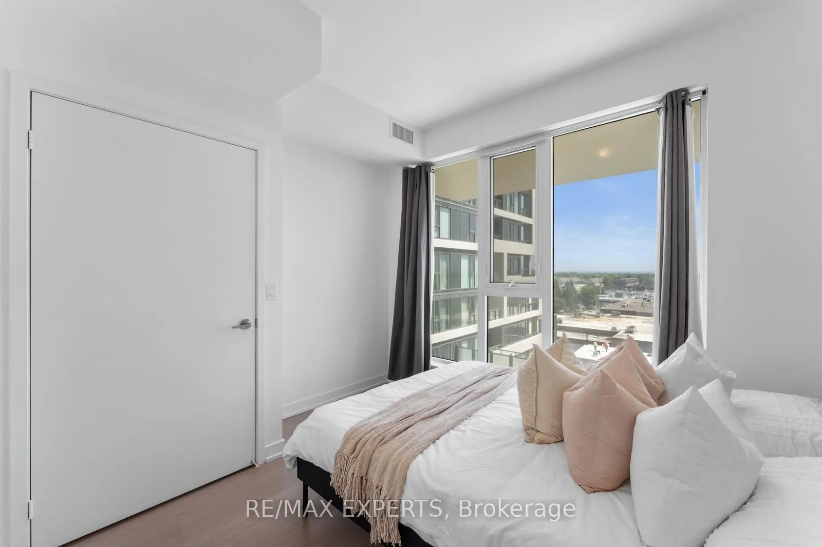 859 The Queensway, #510