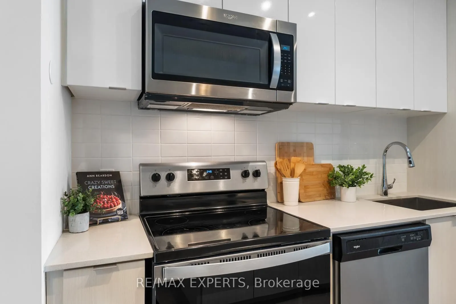 859 The Queensway, #510