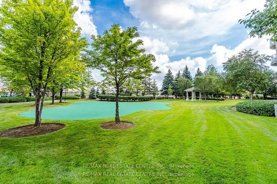 35 Kingsbridge Garden Circle, #514
