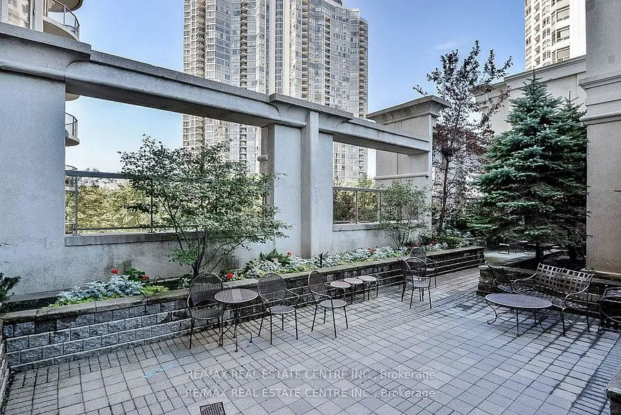 35 Kingsbridge Garden Circle, #514