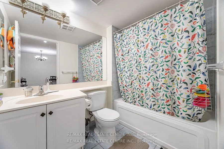 35 Kingsbridge Garden Circle, #514