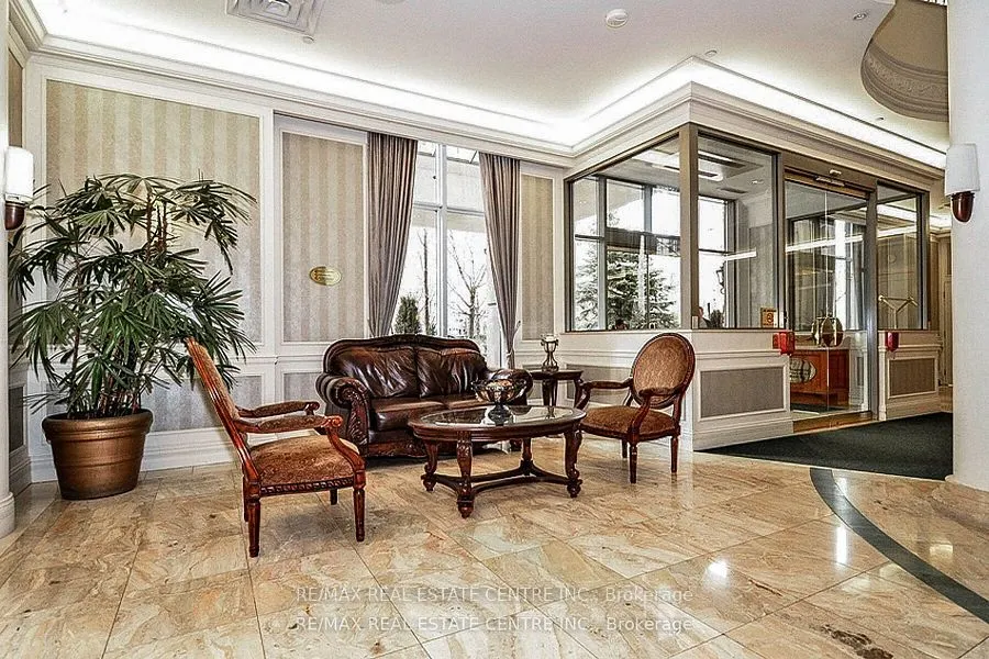 35 Kingsbridge Garden Circle, #514