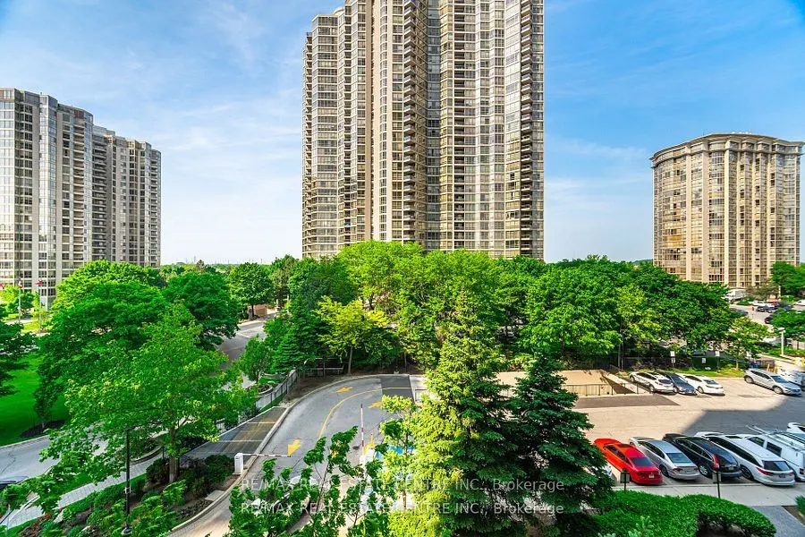 35 Kingsbridge Garden Circle, #514