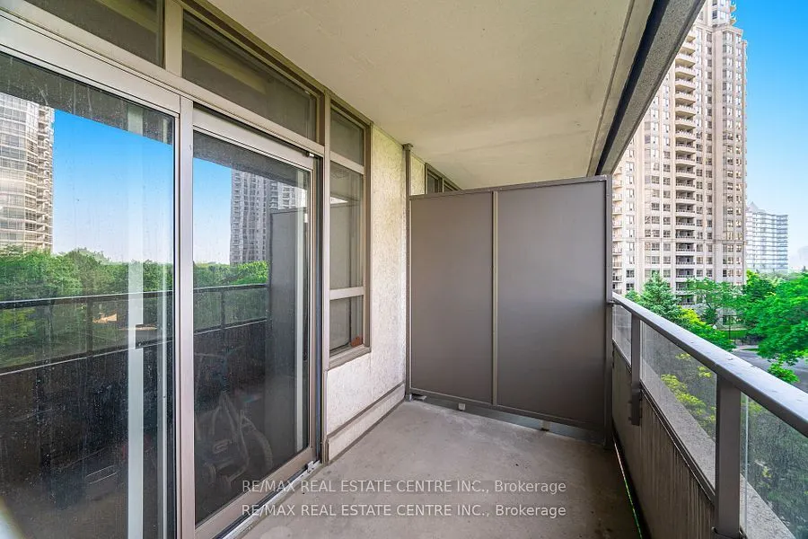 35 Kingsbridge Garden Circle, #514