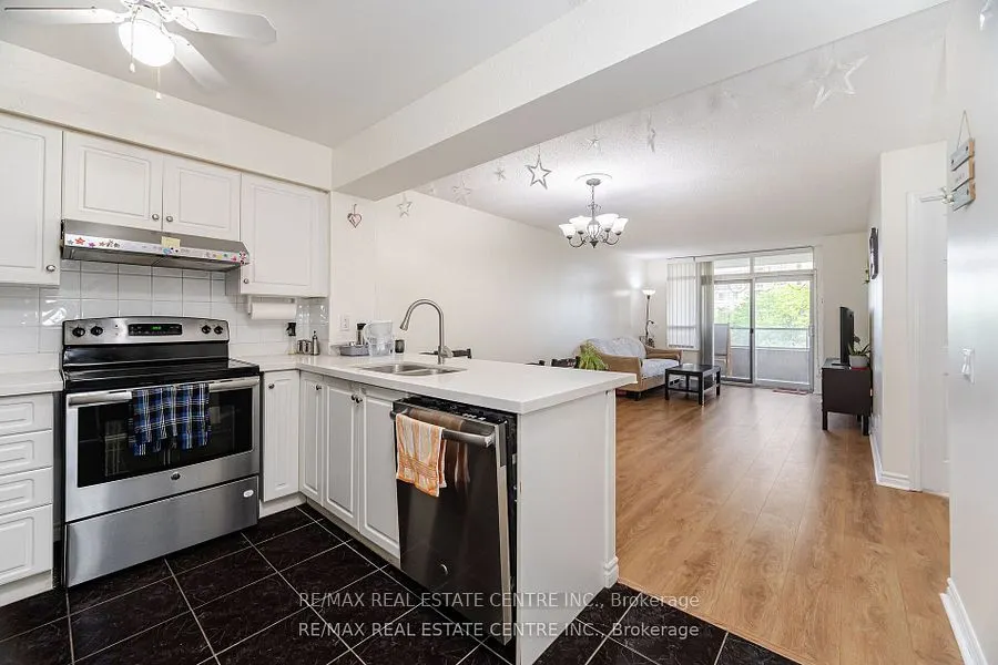 35 Kingsbridge Garden Circle, #514