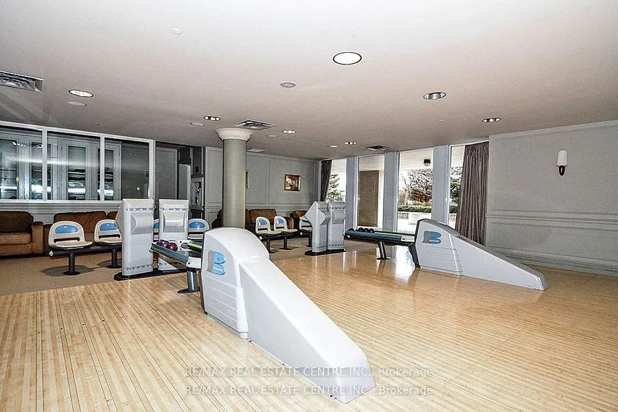 35 Kingsbridge Garden Circle, #514