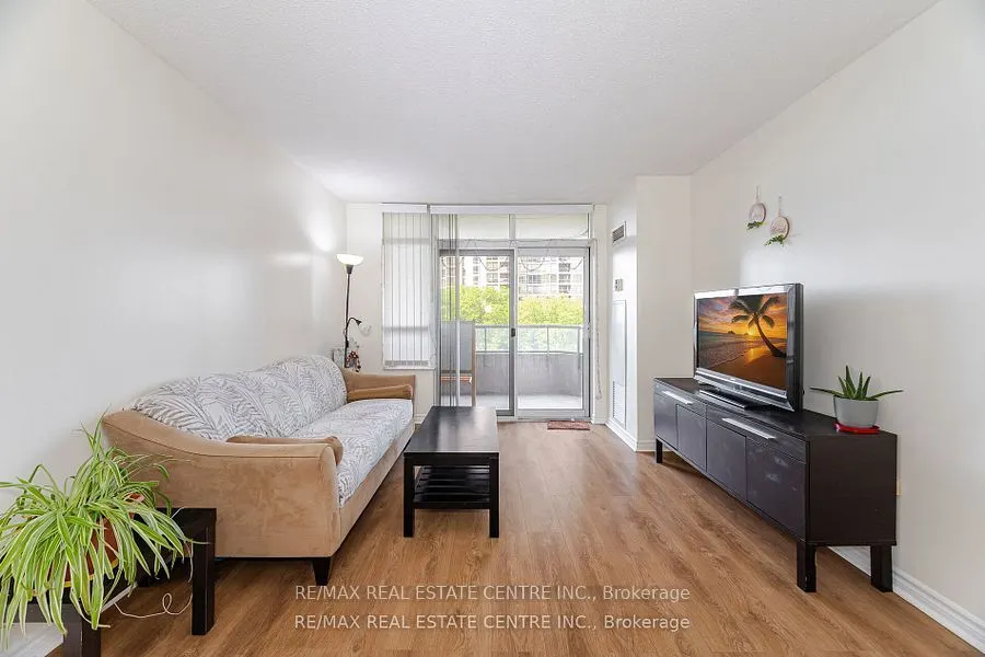 35 Kingsbridge Garden Circle, #514