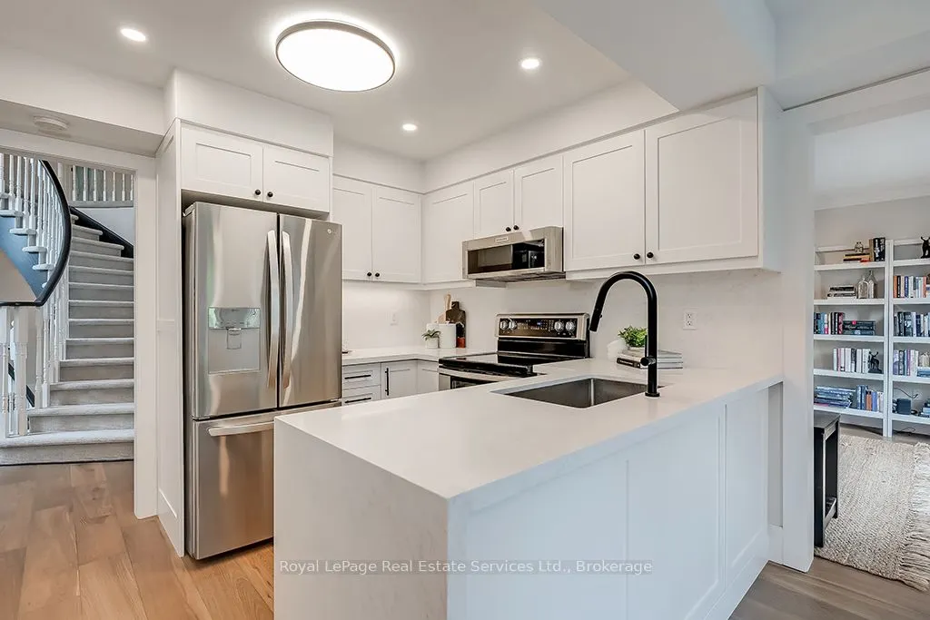 2101 Grosvenor Street