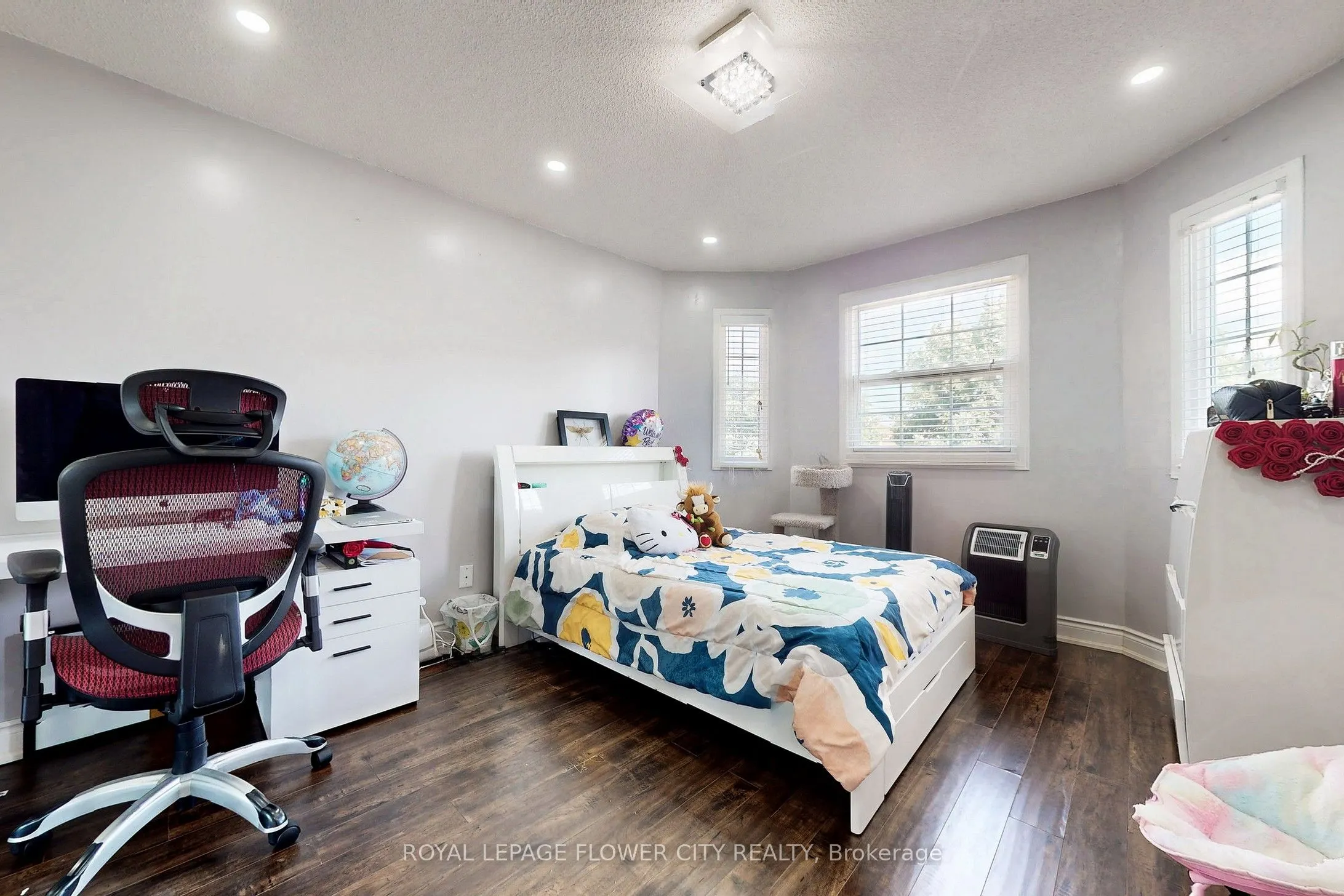 656 Esprit Crescent