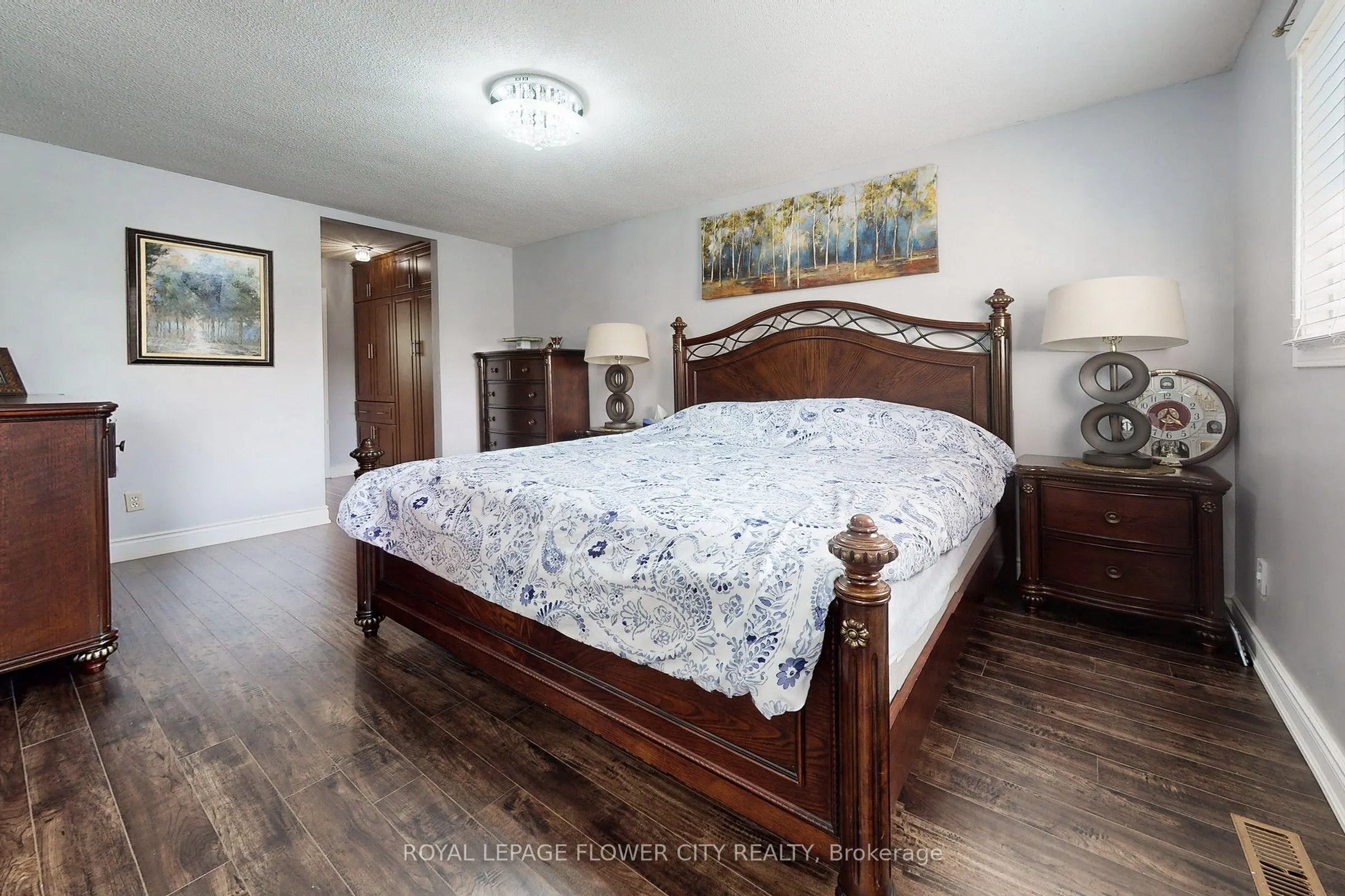 656 Esprit Crescent