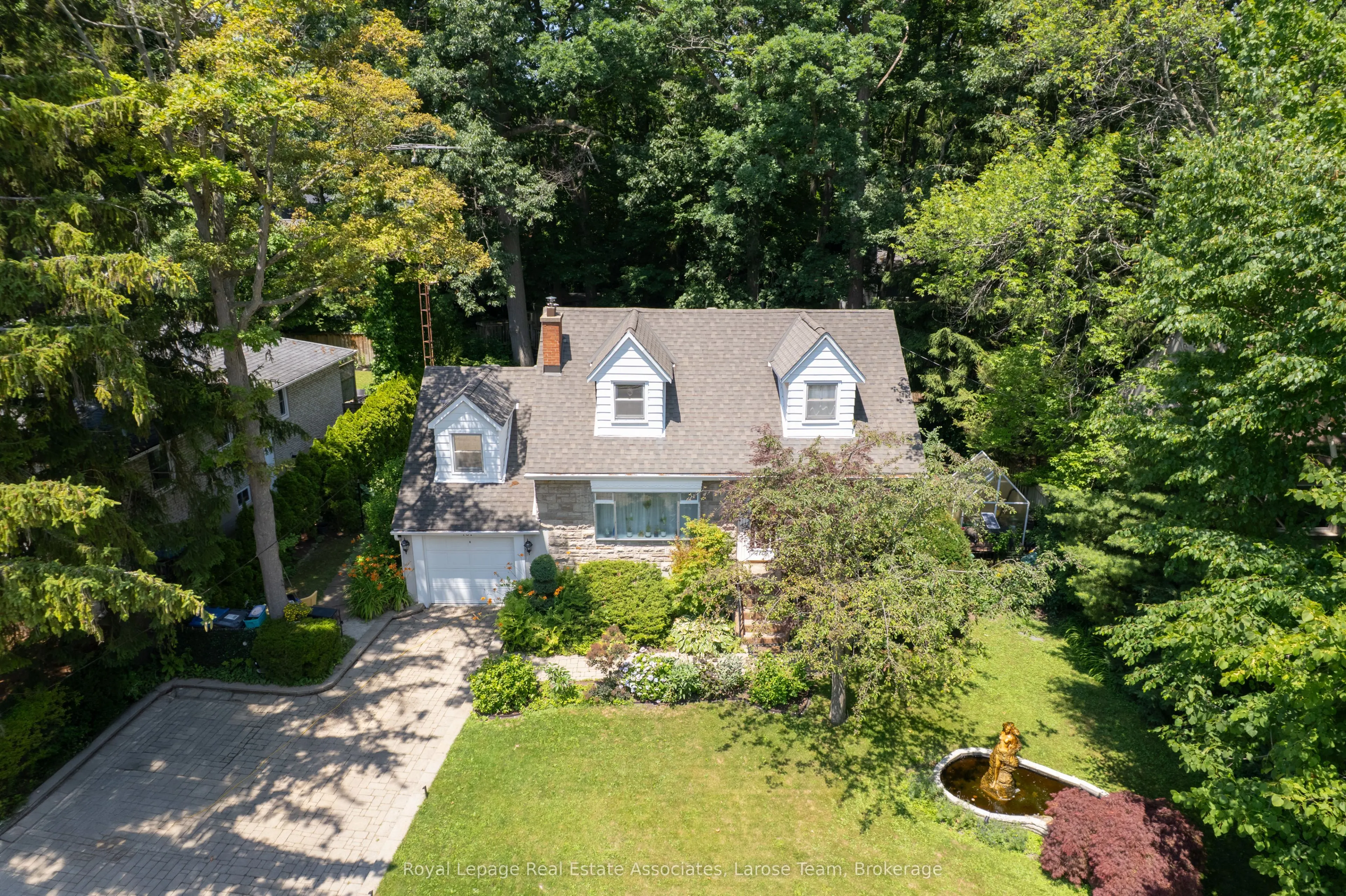 101 Mineola Road E