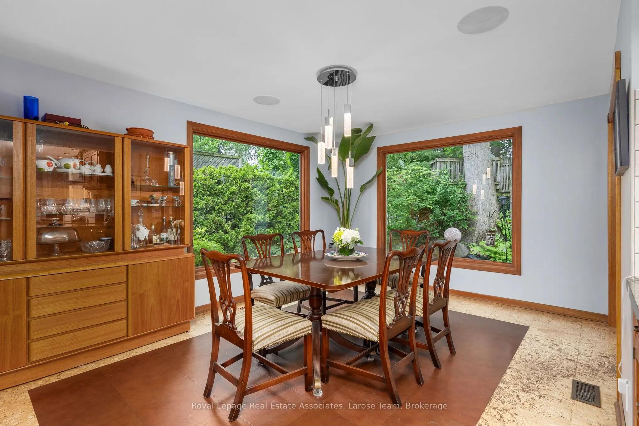 101 Mineola Road E