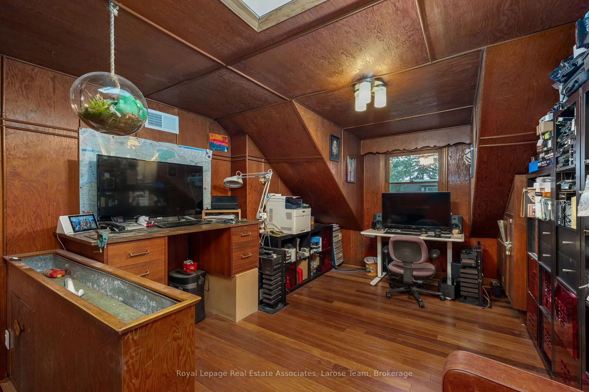 101 Mineola Road E