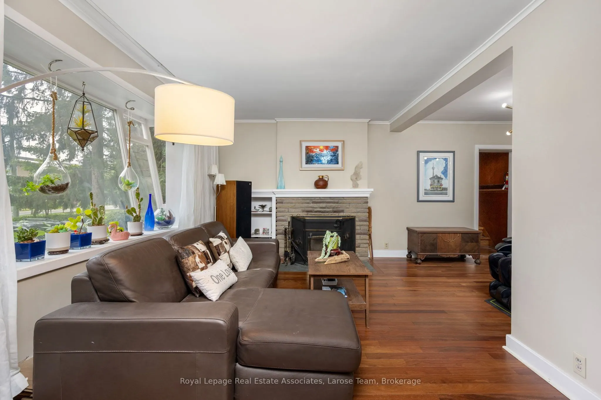 101 Mineola Road E