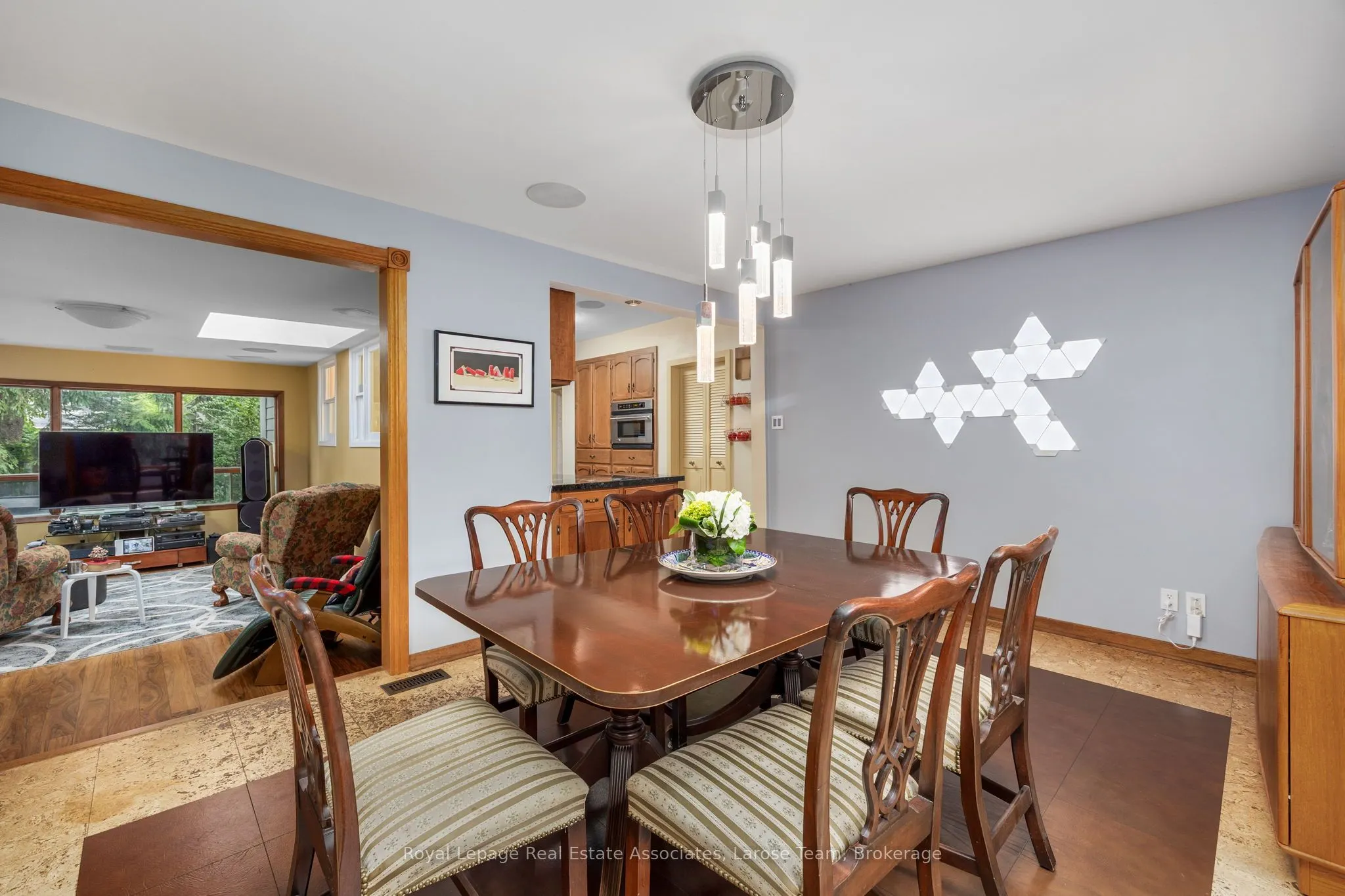 101 Mineola Road E