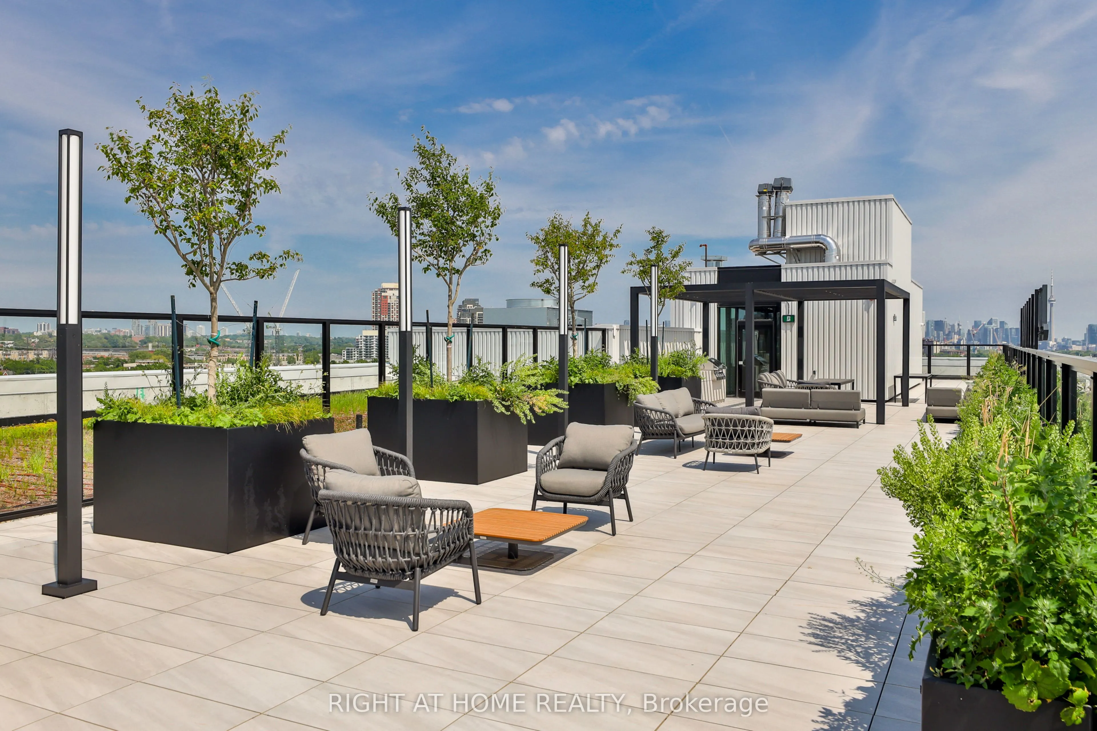 2720 Dundas Street W, #604