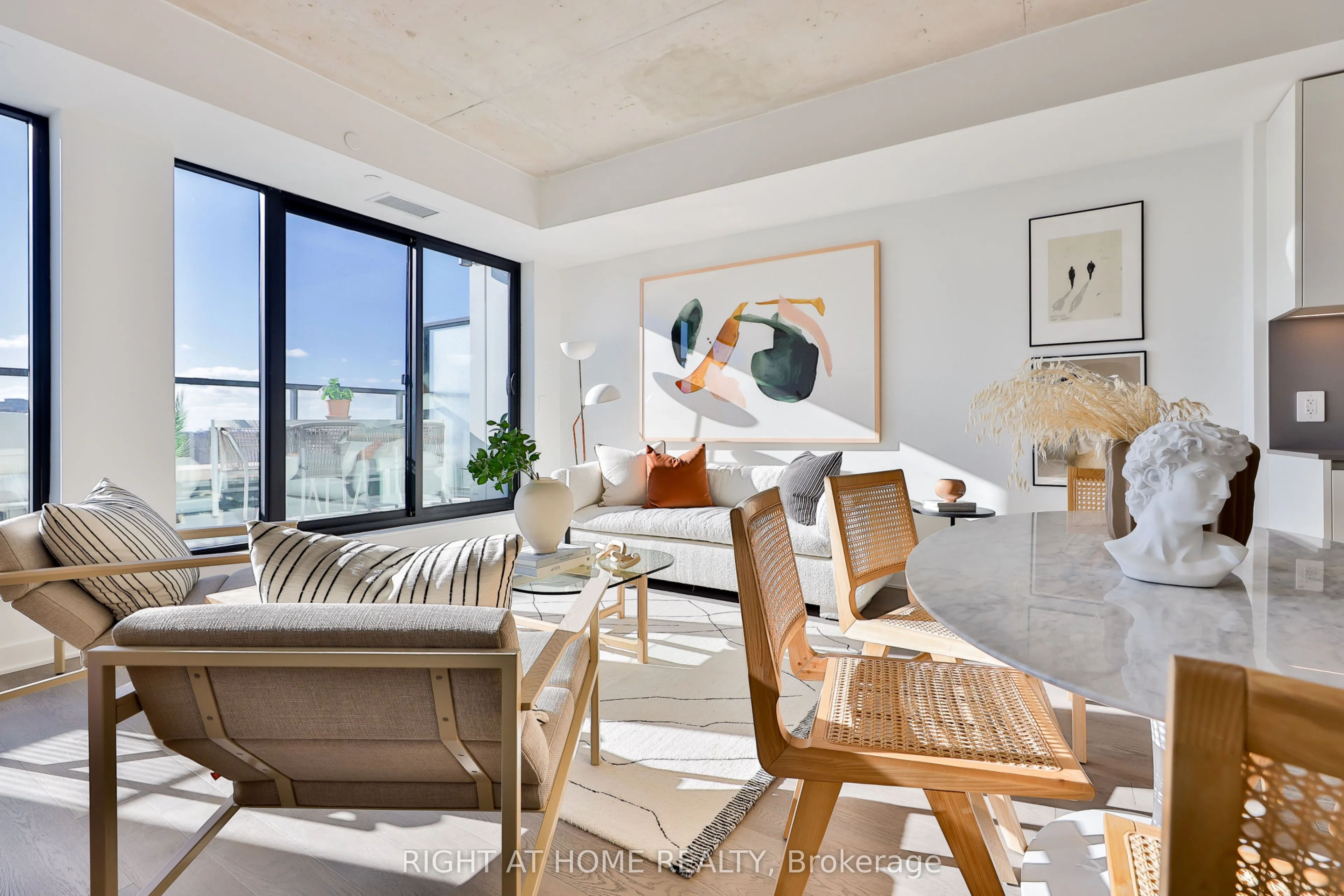 2720 Dundas Street W, #604