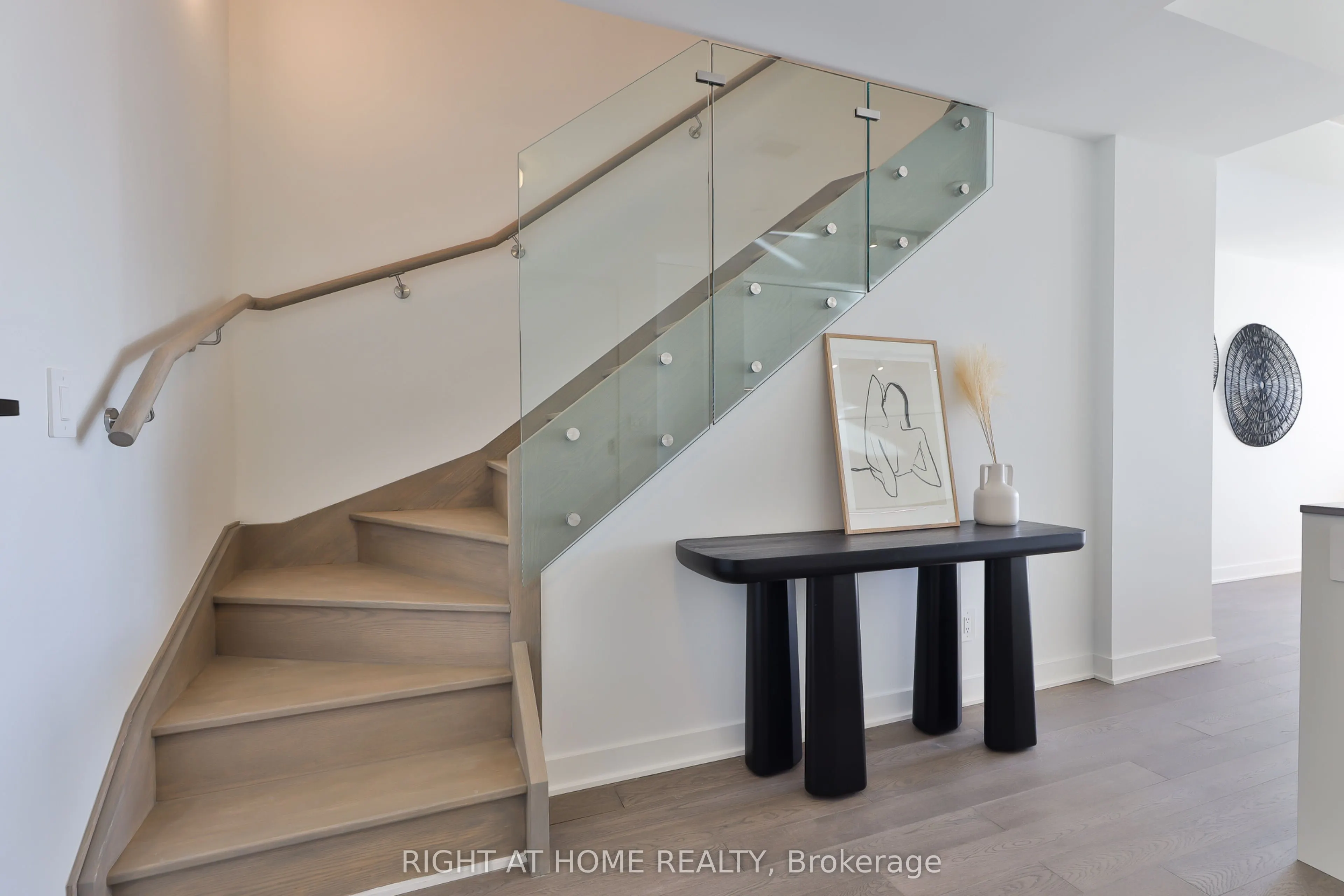 2720 Dundas Street W, #604