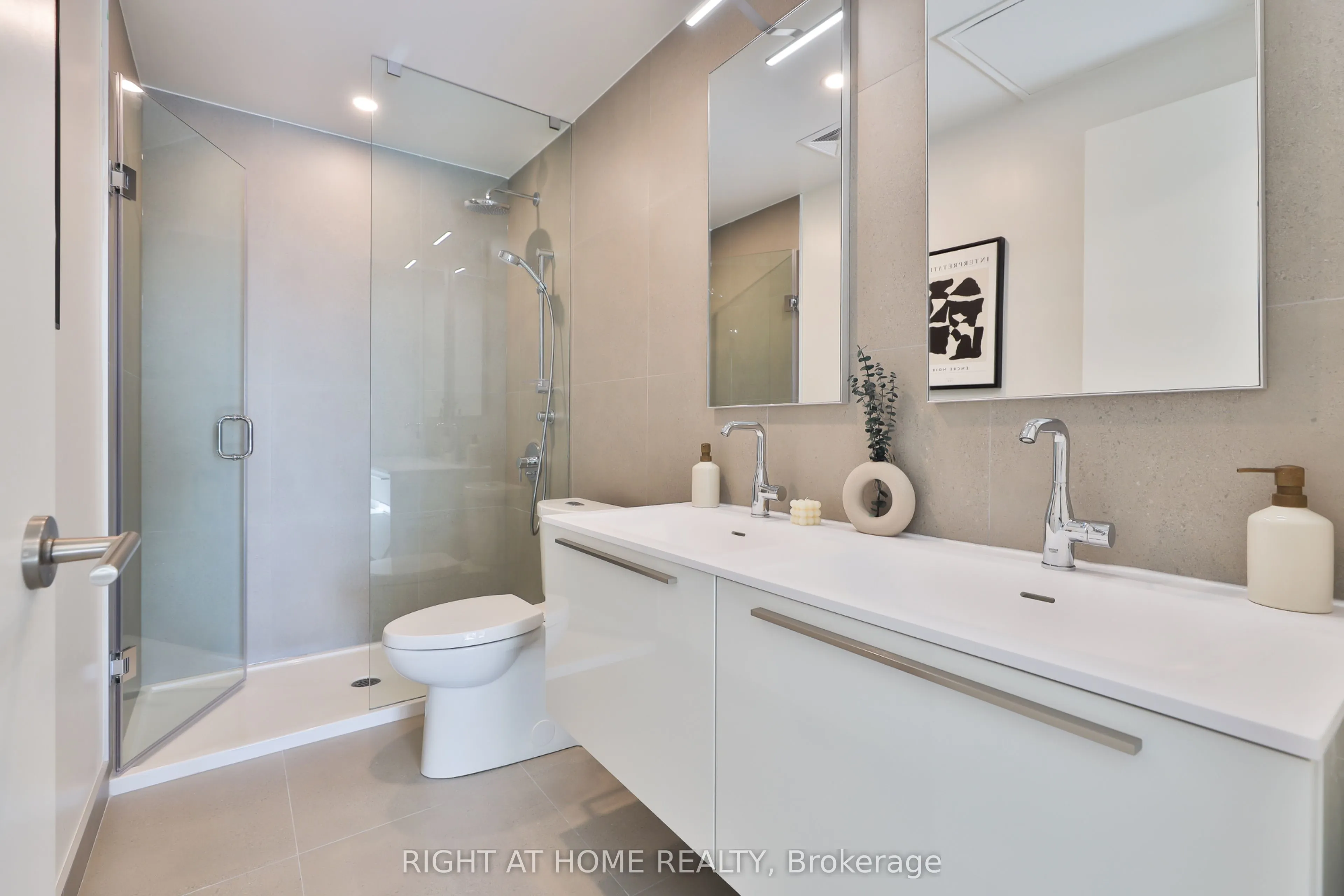2720 Dundas Street W, #604