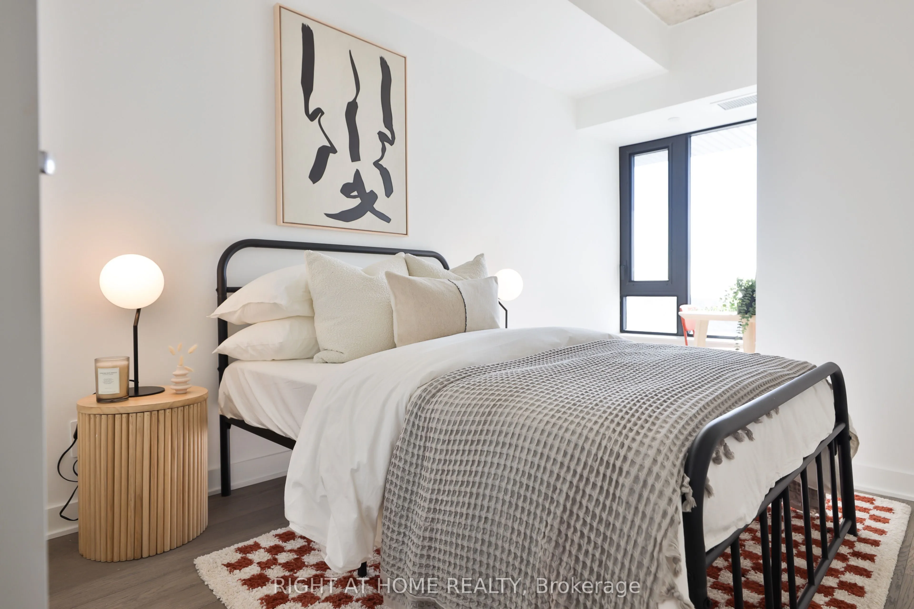 2720 Dundas Street W, #604