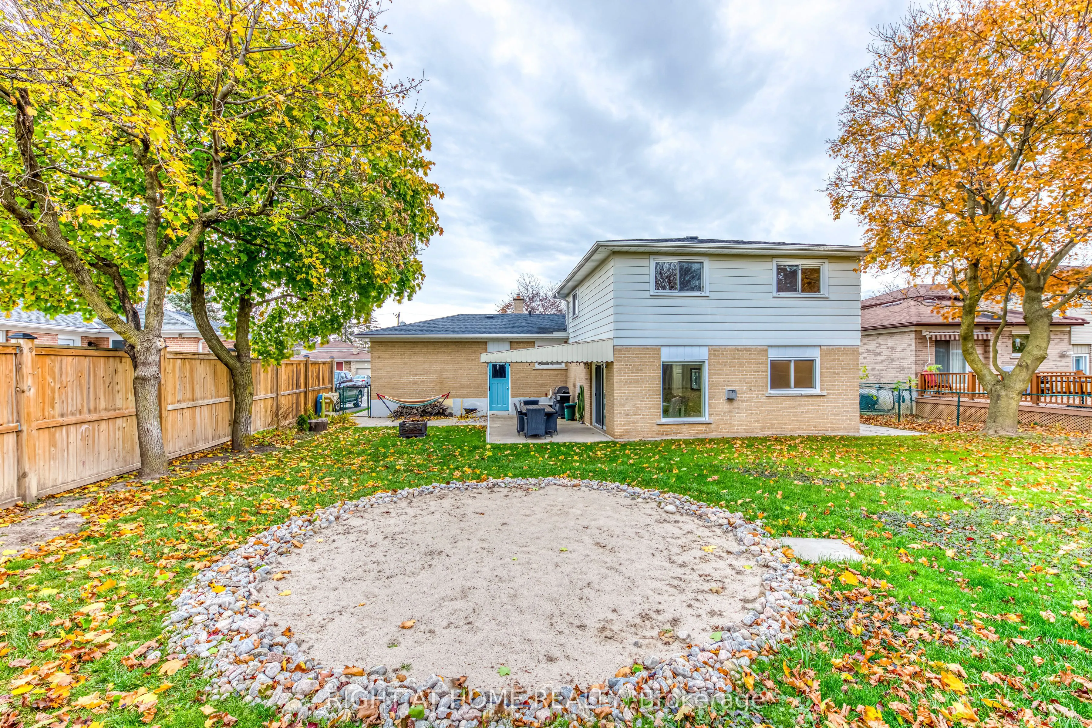16 Dawson Crescent