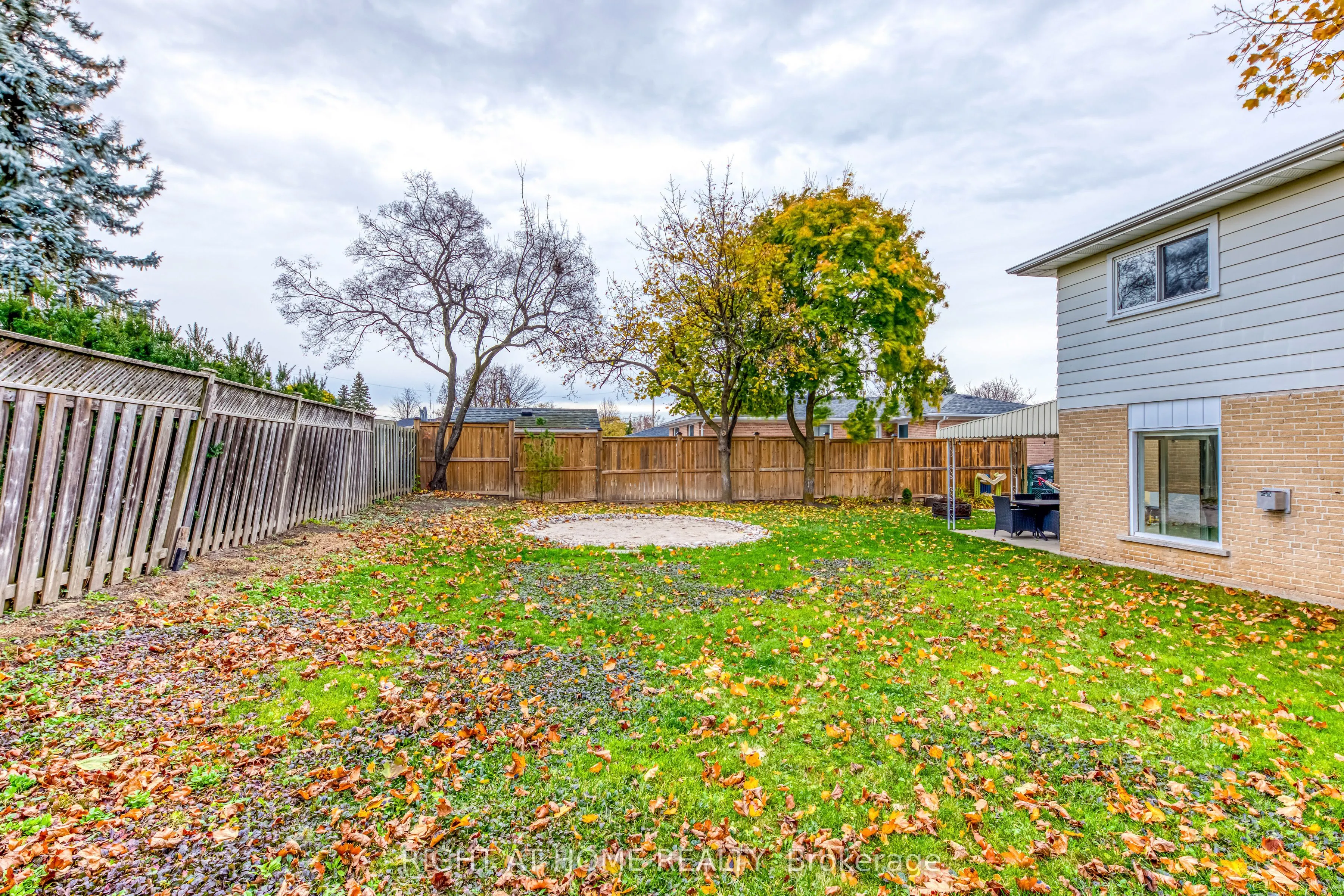 16 Dawson Crescent