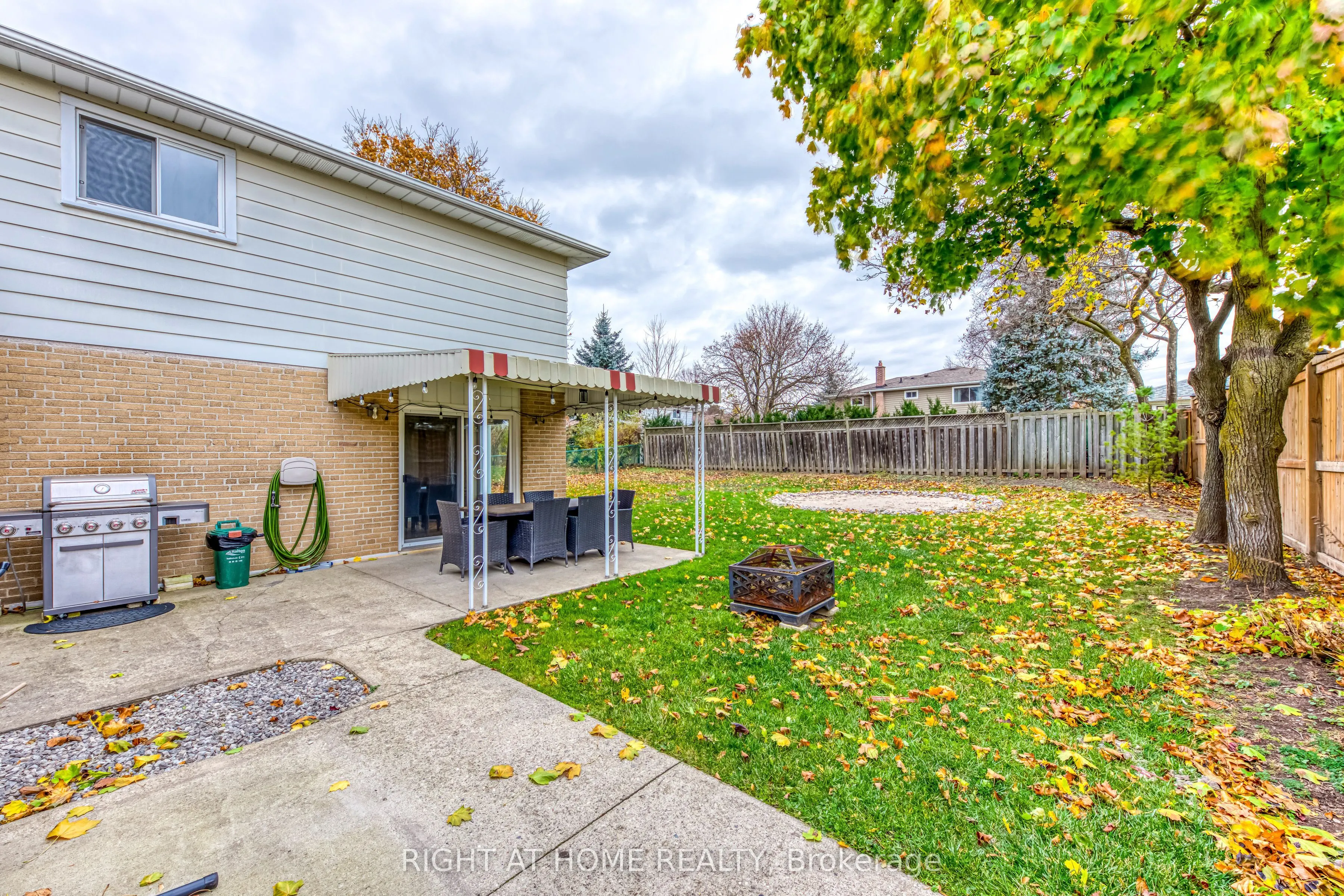 16 Dawson Crescent