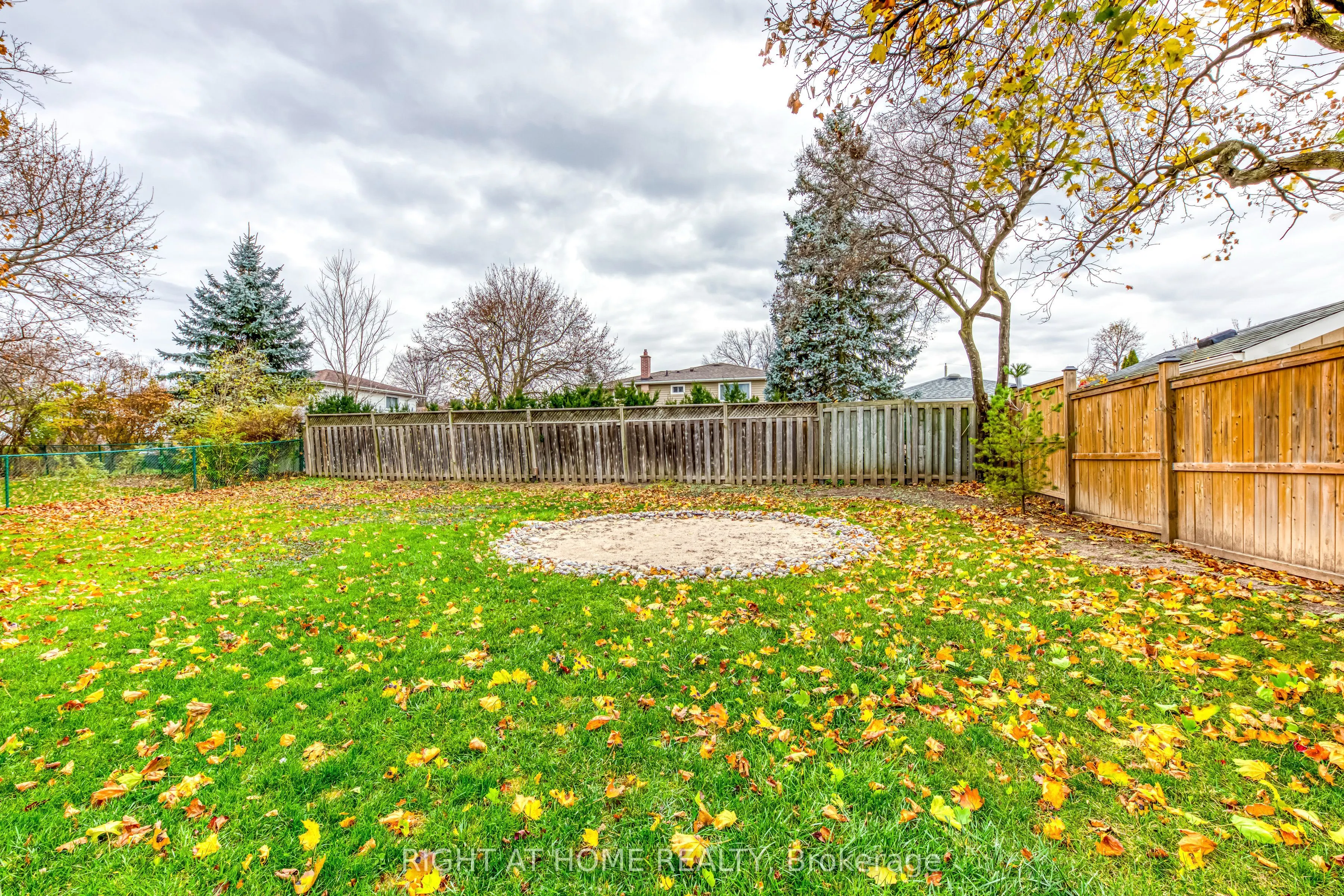 16 Dawson Crescent