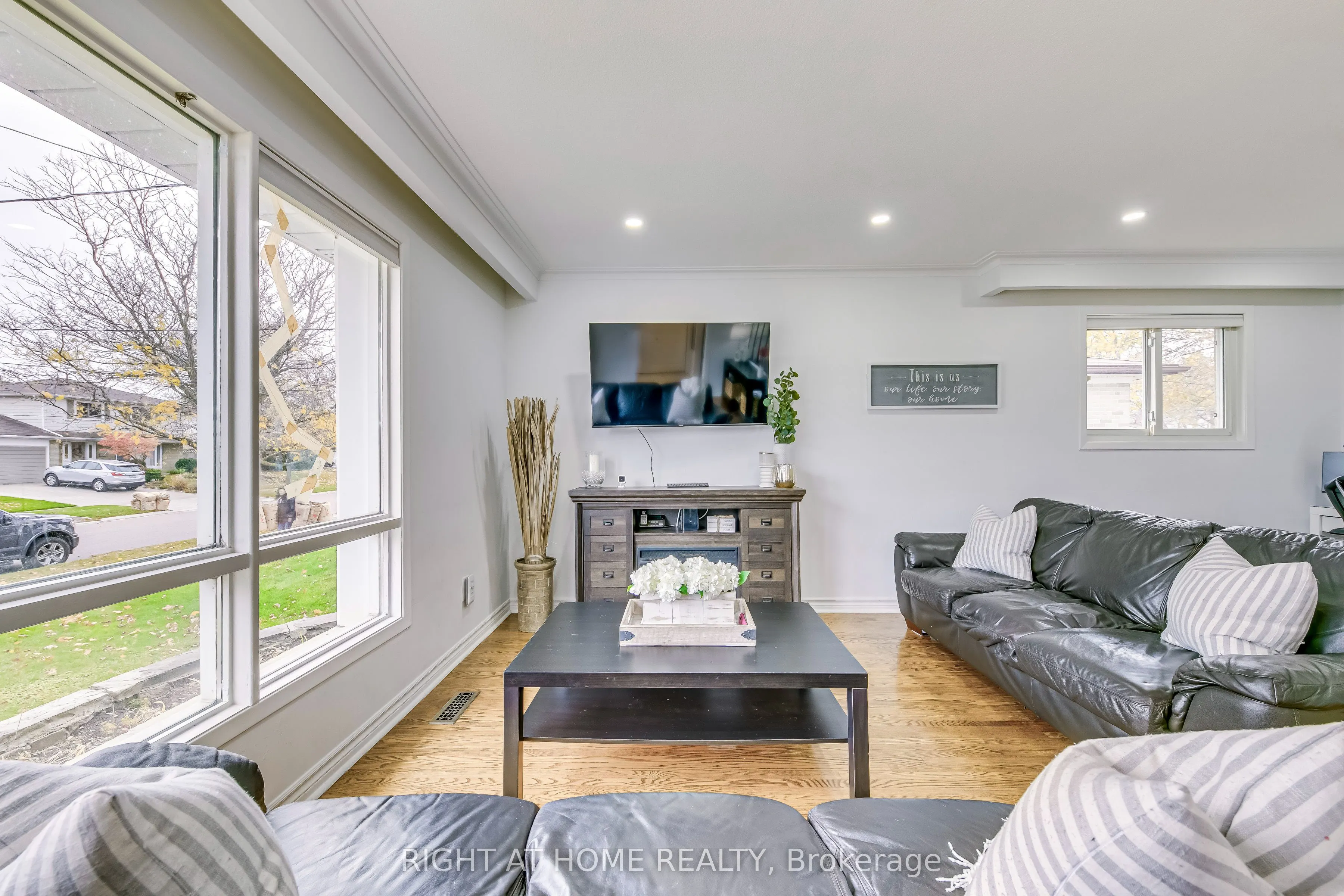 16 Dawson Crescent